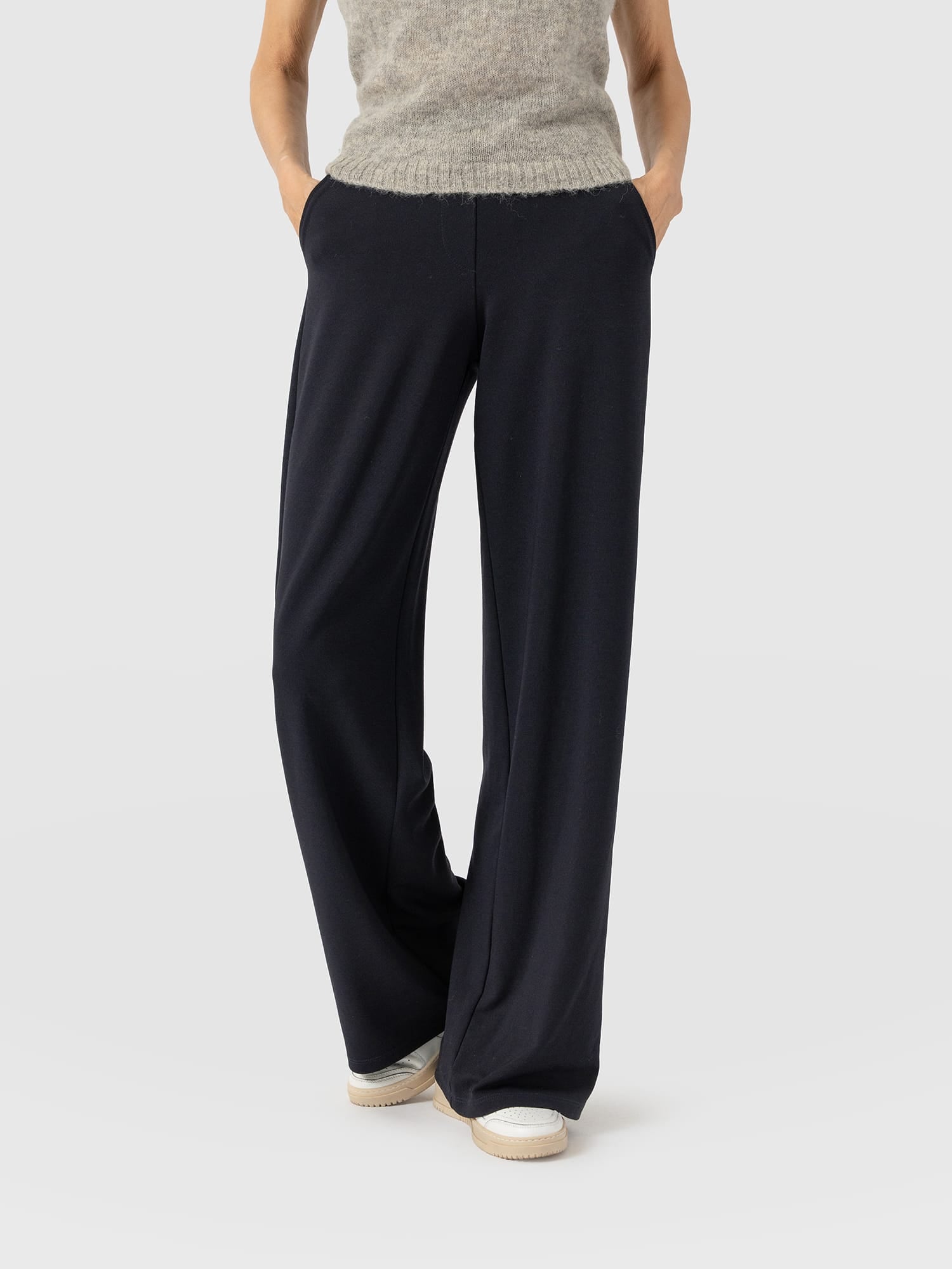 Hoxton Straight Leg Pant - Navy - Women's Trousers | Saint and Sofia® EU