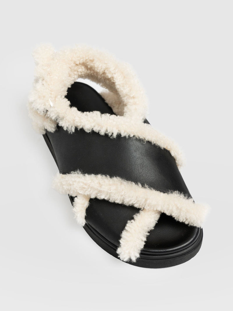 Isla Shearling Sandal Black - Women's Sandals |  Saint + Sofia® EU