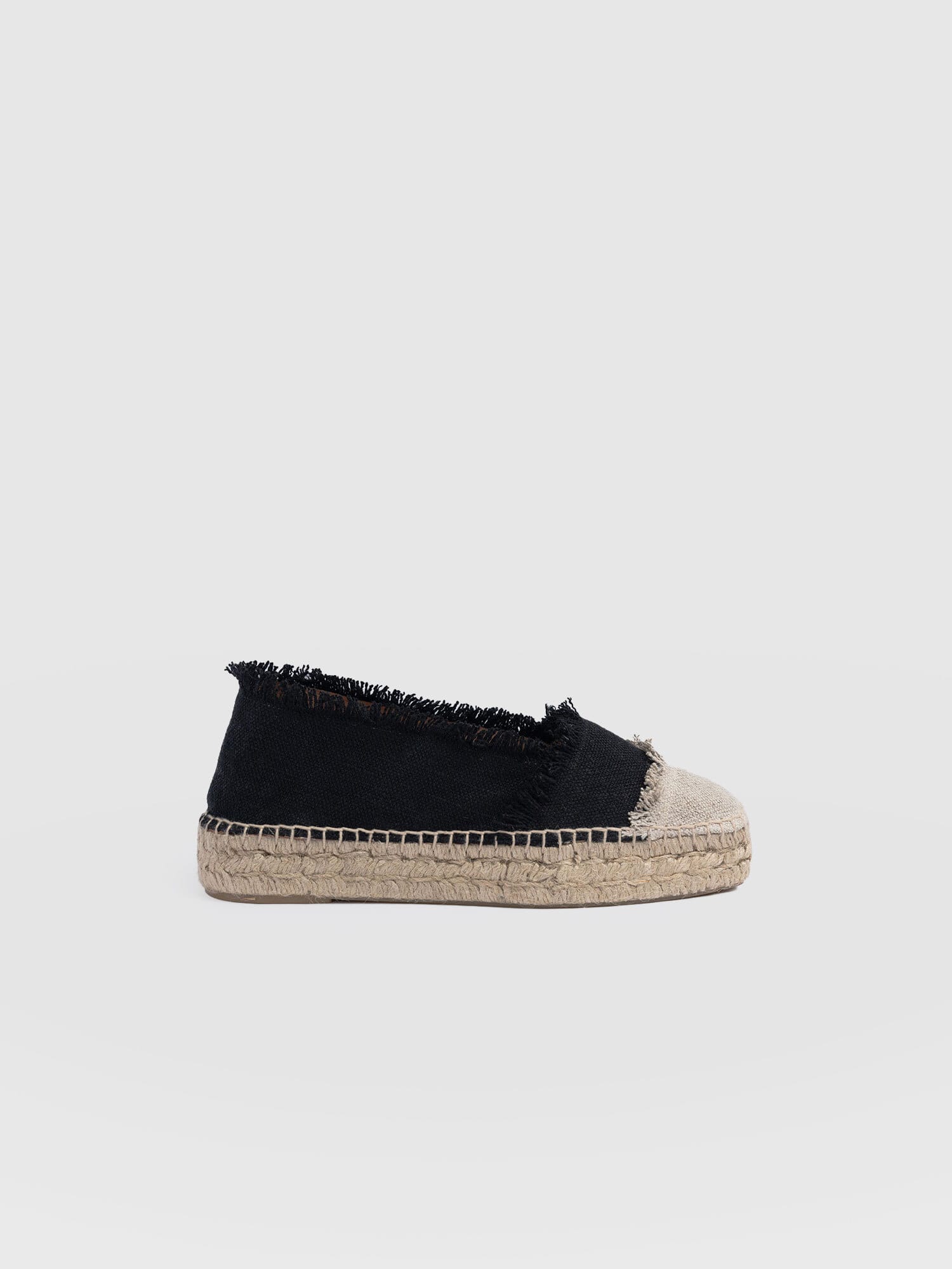 Ivy Frayed Espadrille Pumps - Black - Women's Sandalss | Saint + Sofia® EU