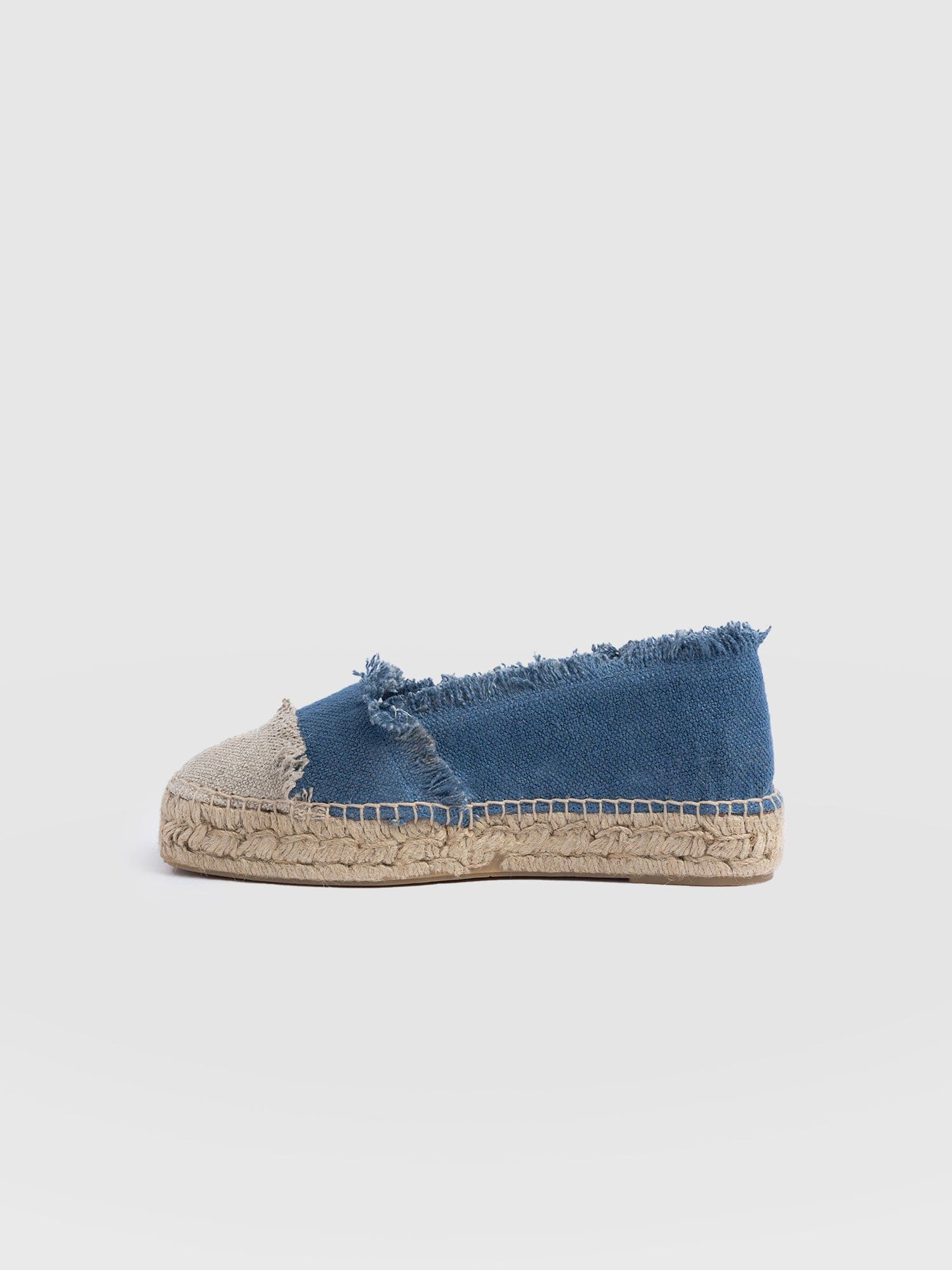Ivy Frayed Espadrille Pumps - Blue - Women's Sandalss | Saint + Sofia® EU