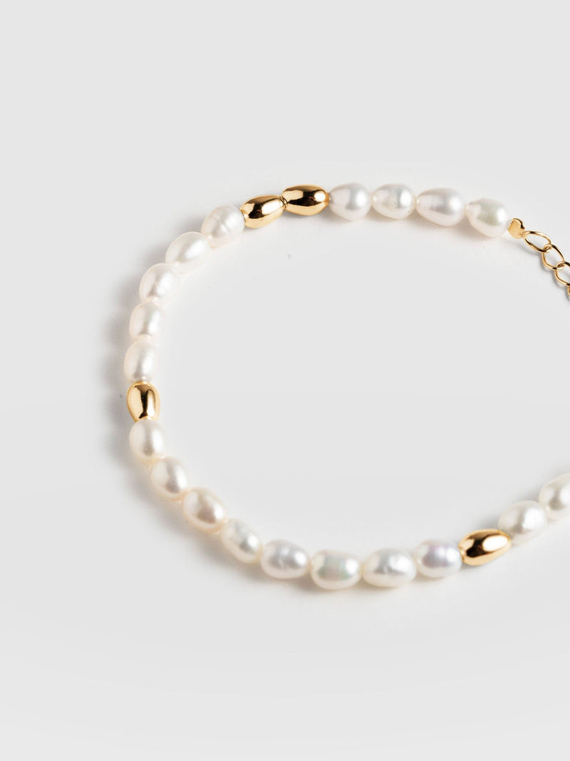 Jacqueline Pearl Bracelet Gold - Women's Jewellery |  Saint + Sofia® EU