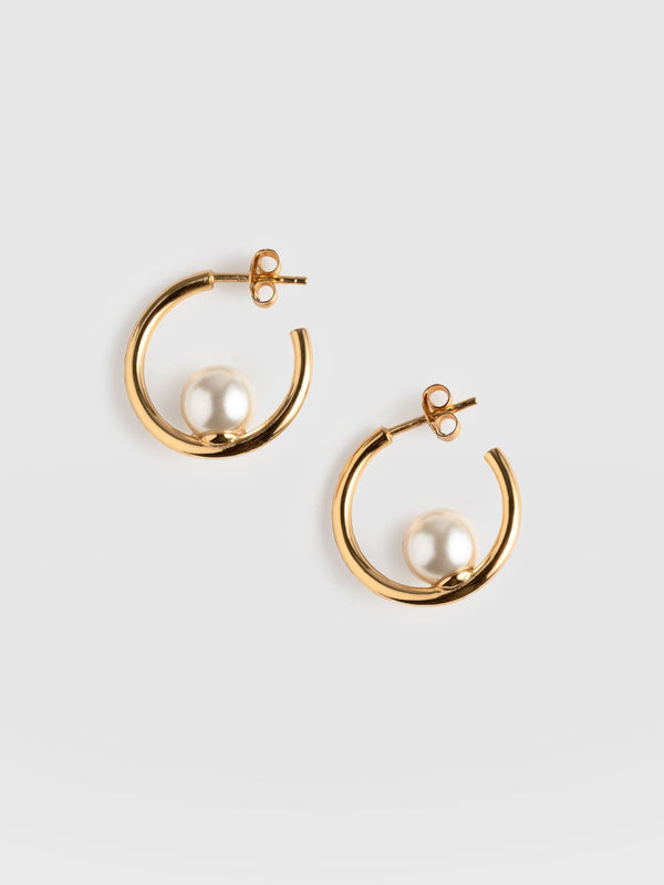 Jacqueline Pearl Hoop Earrings Gold - Women's Jewellery |  Saint + Sofia® EU