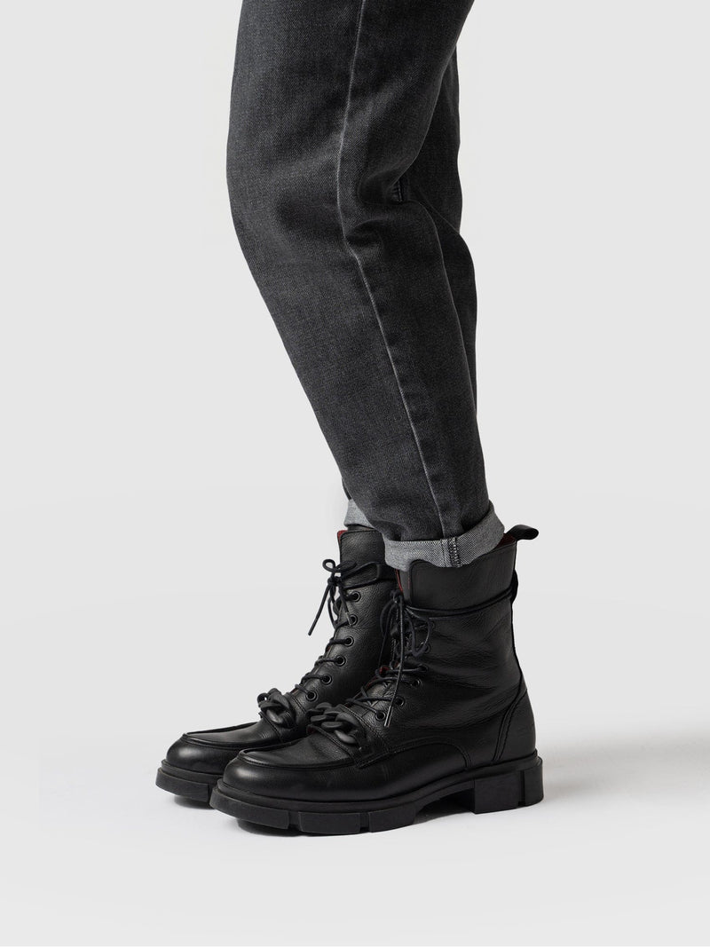 Jagger Chain Boot Black - Women's Leather Boots | Saint + Sofia® EU