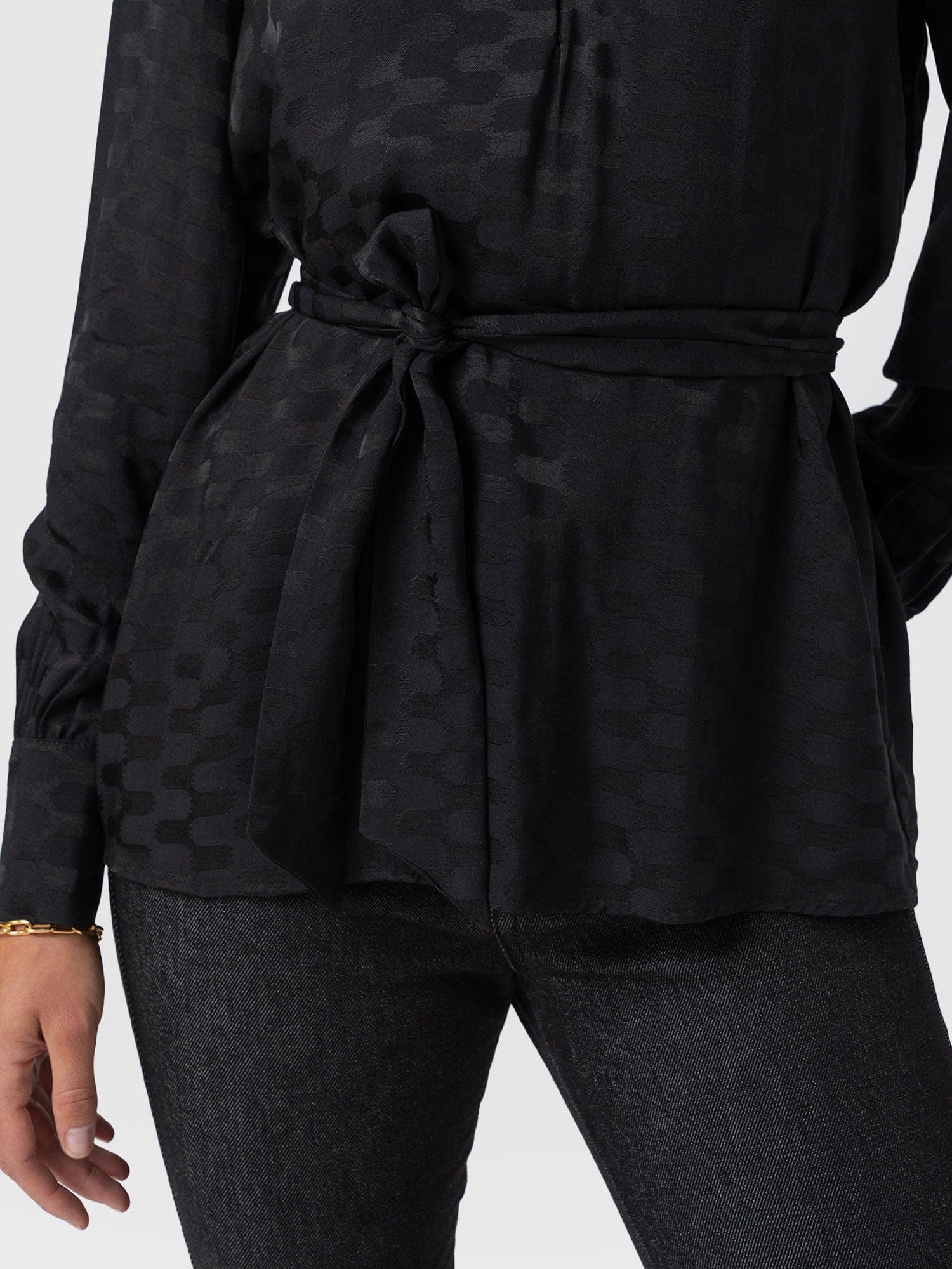 Joselyn V Neck Blouse - Black Jacquard - Women's Blouses | Saint + Sofia® EU
