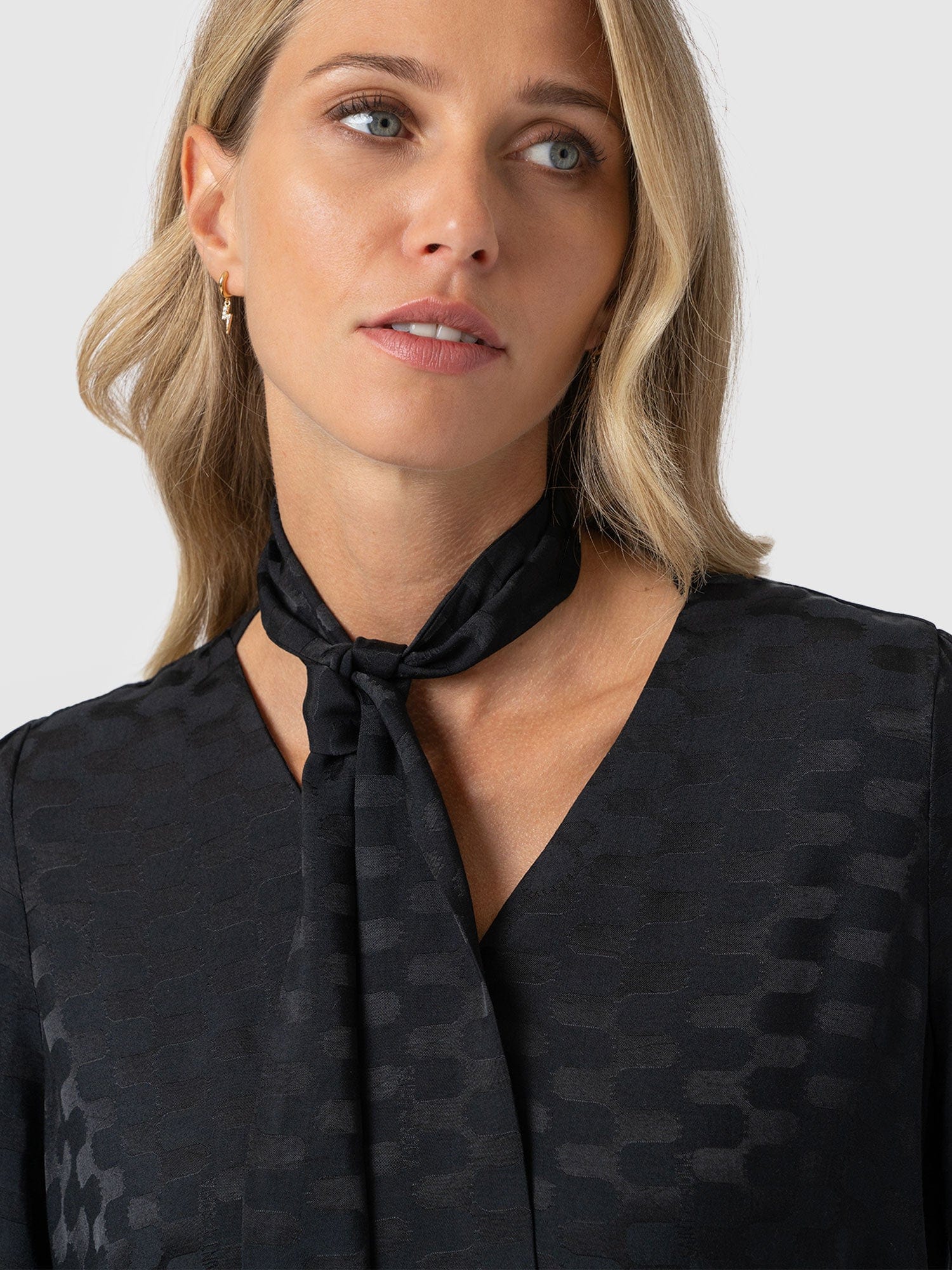 Joselyn V Neck Blouse - Black Jacquard - Women's Blouses | Saint + Sofia® EU