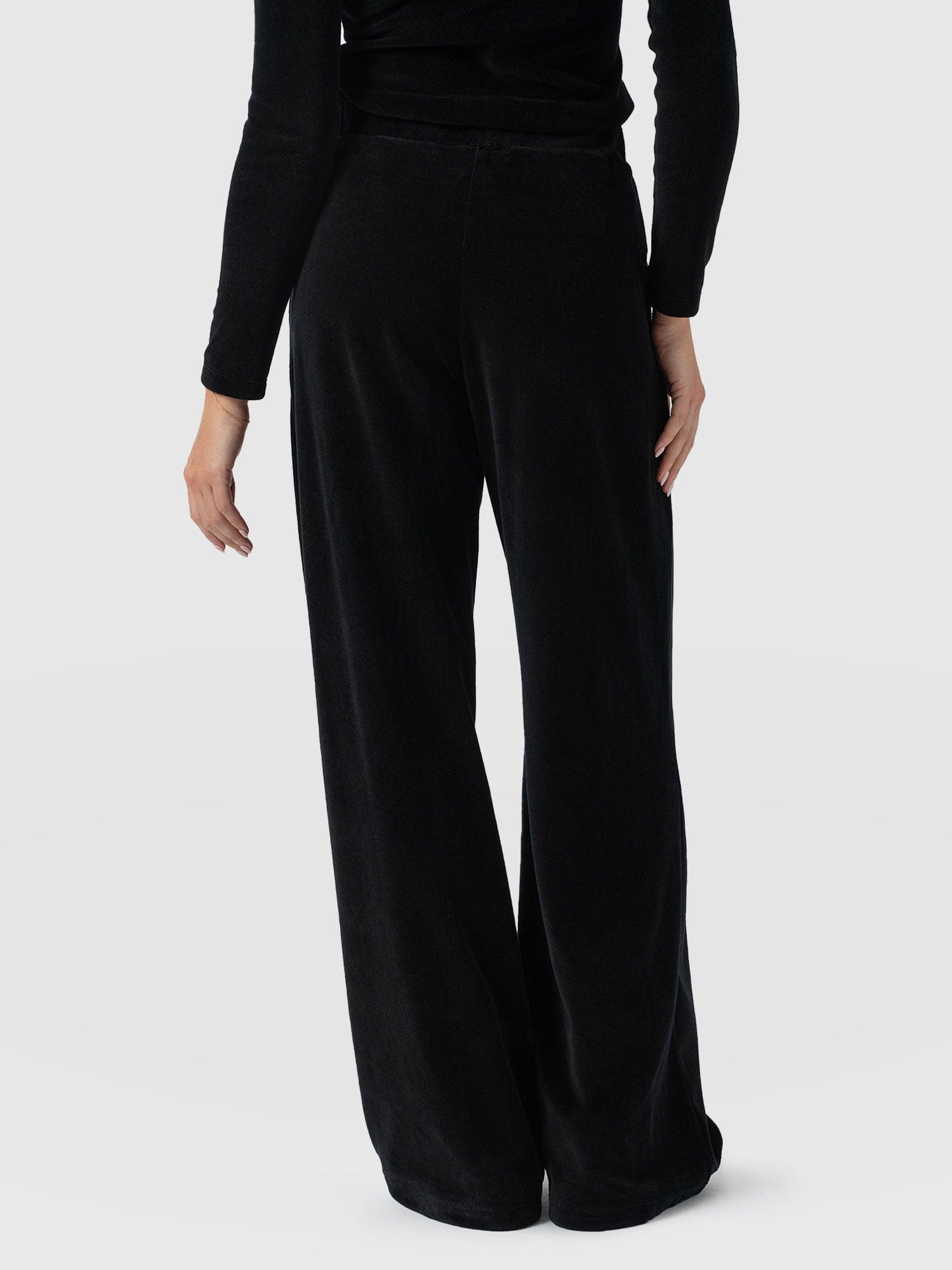 Keller Wide Leg Pant - Black Velvet - Women's Trousers | Saint + Sofia® EU