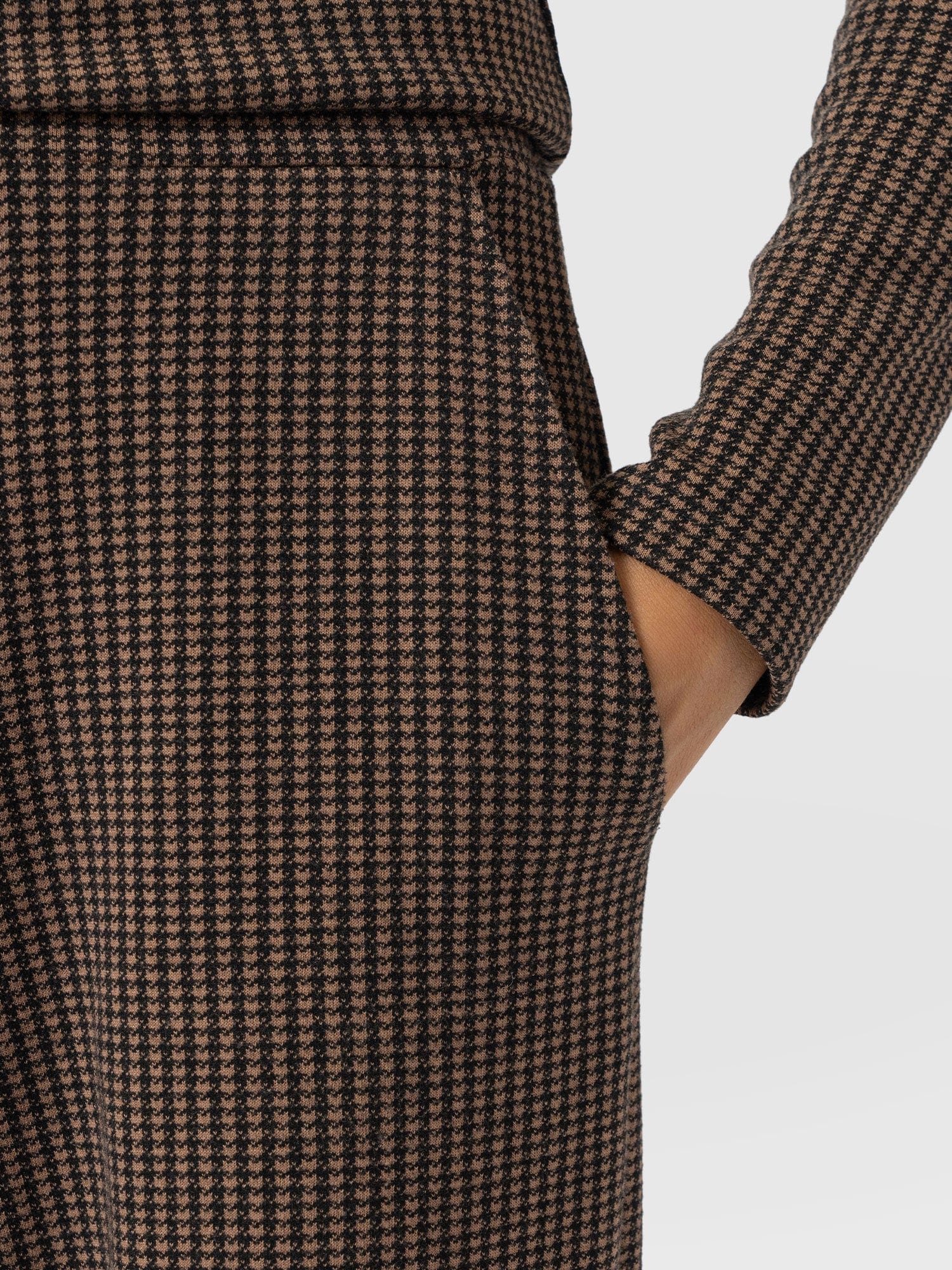 Keller Wide Leg Pant - Brown Mini Houndstooth - Women's Trousers | Saint + Sofia® EU
