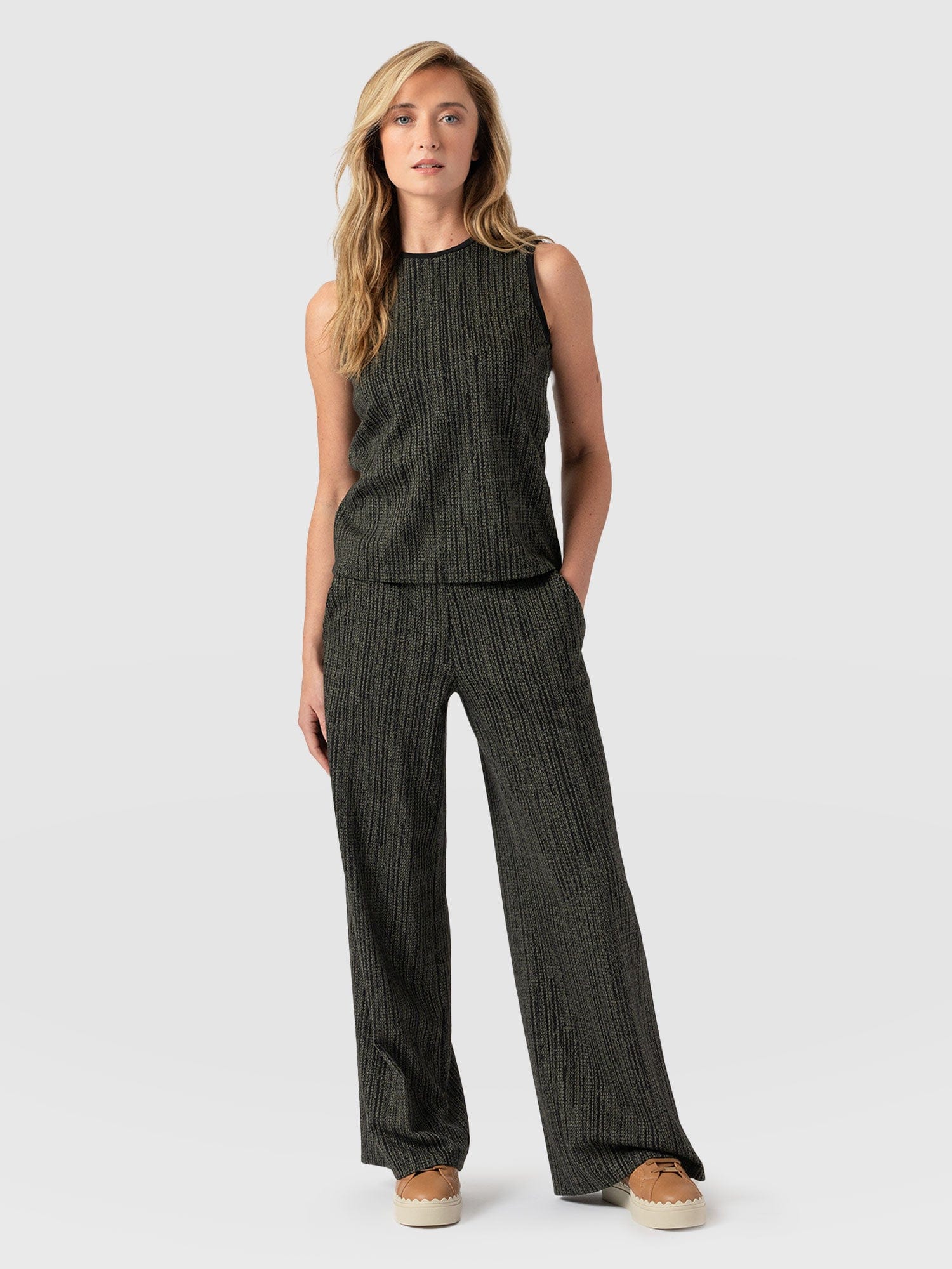 Keller Wide Leg Pant Green Pixel - Women's Trousers | Saint + Sofia® EU