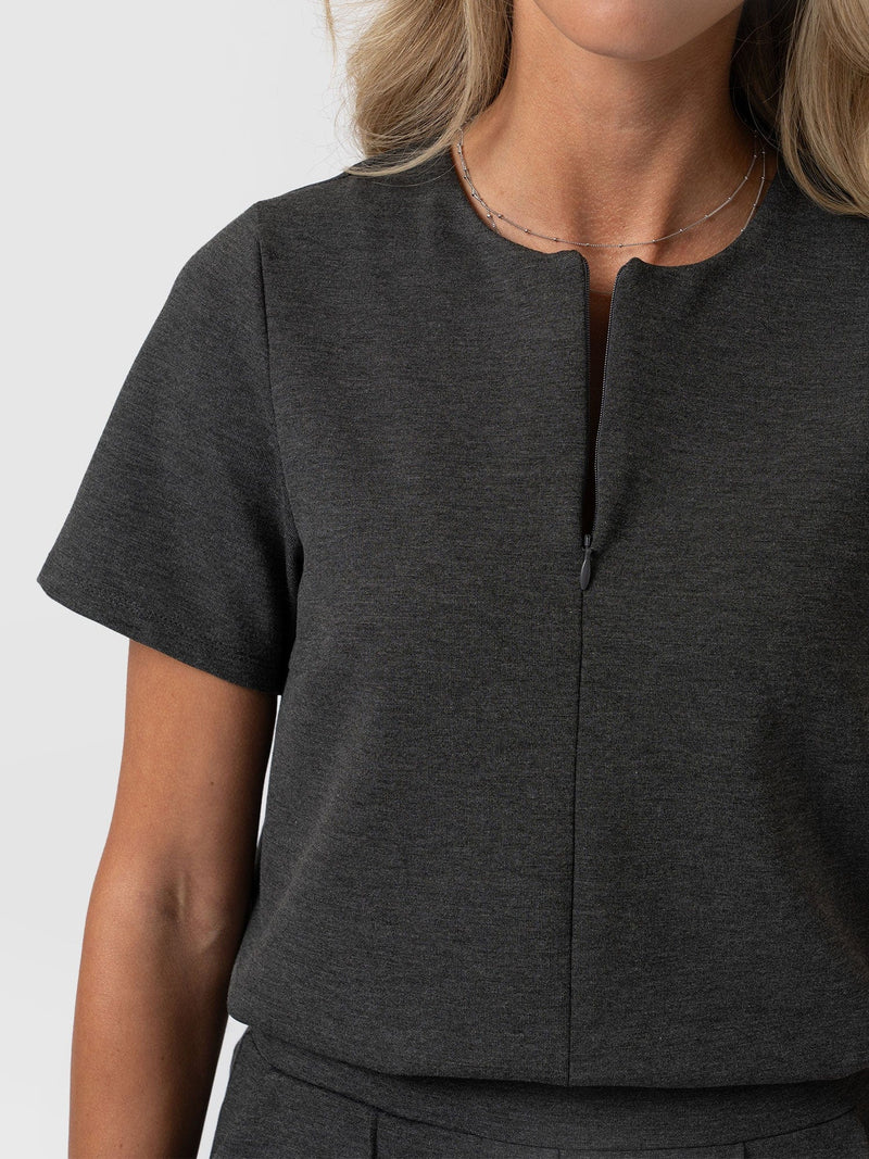 Keller Zip Up Tee Charcoal - Women's T-Shirts | Saint + Sofia® EU