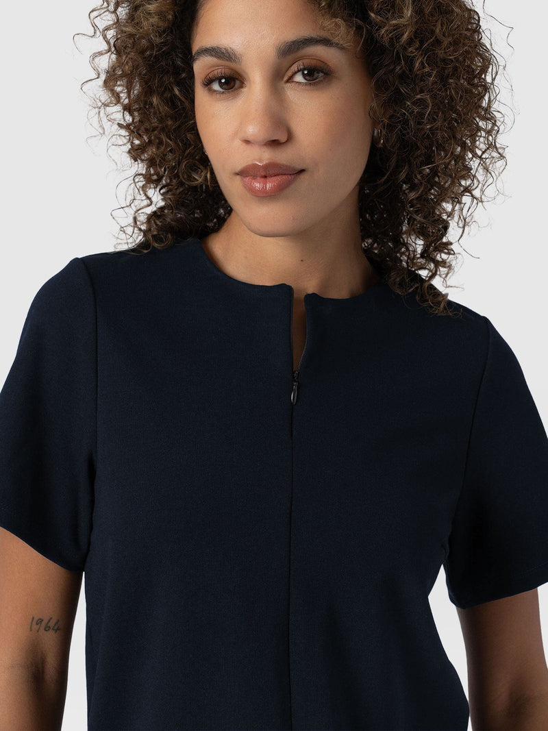 Keller Zip Up Tee Navy - Women's T-Shirts | Saint + Sofia® EU