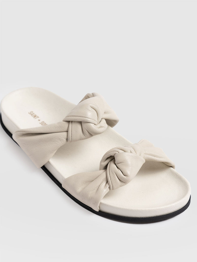 Kingston Knot Sandal Cream - Women's Sandals | Saint + Sofia® EU