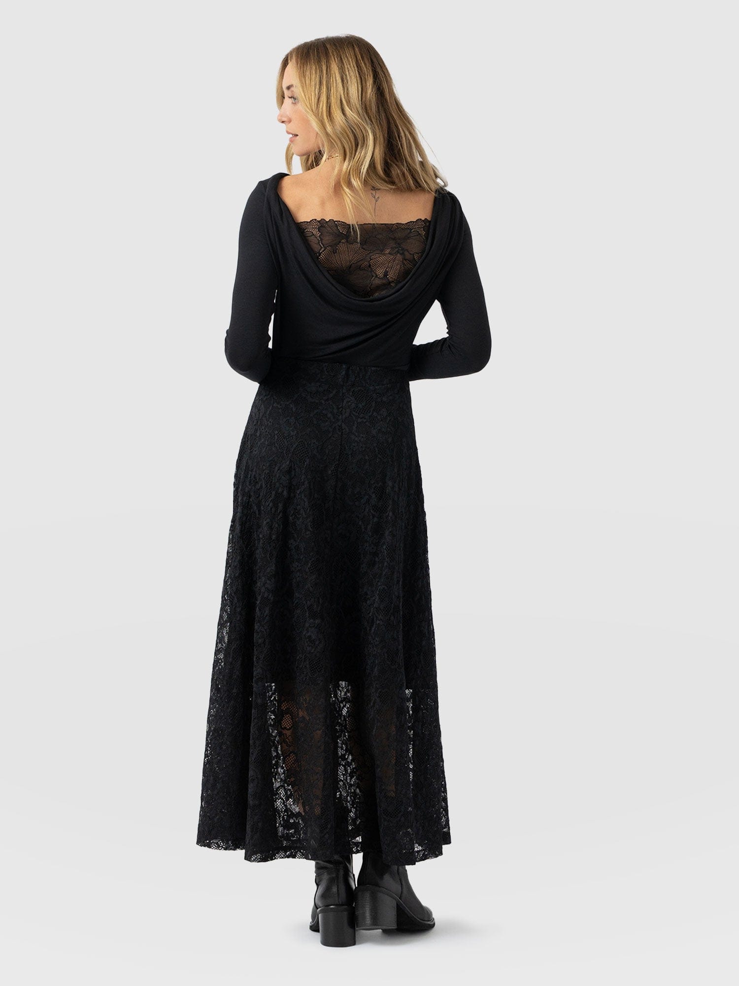 Lana A - Line Skirt - Black Lace - Women's Skirts | Saint + Sofia® EU