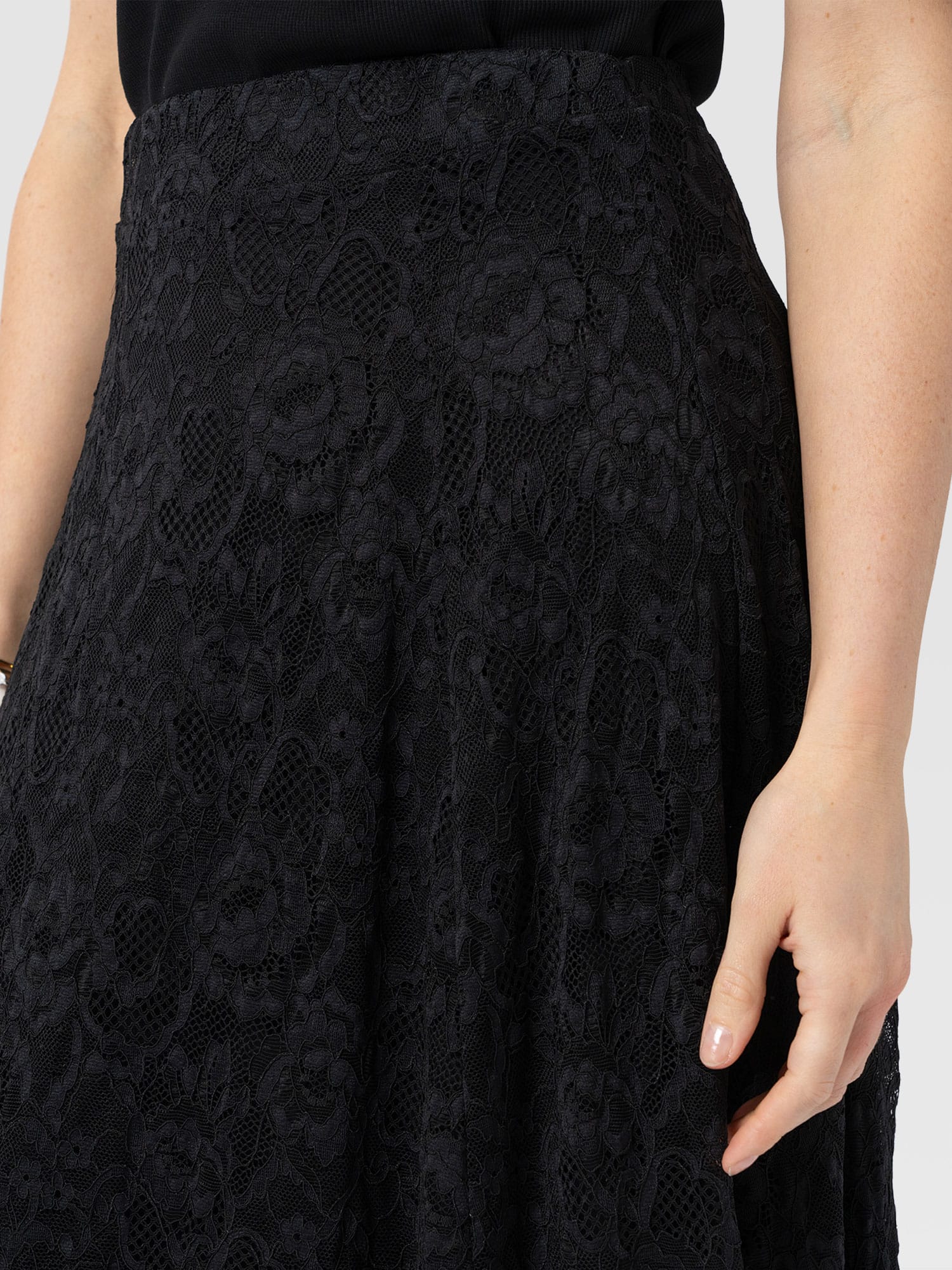 Lana A - Line Skirt - Black Lace - Women's Skirts | Saint + Sofia® EU