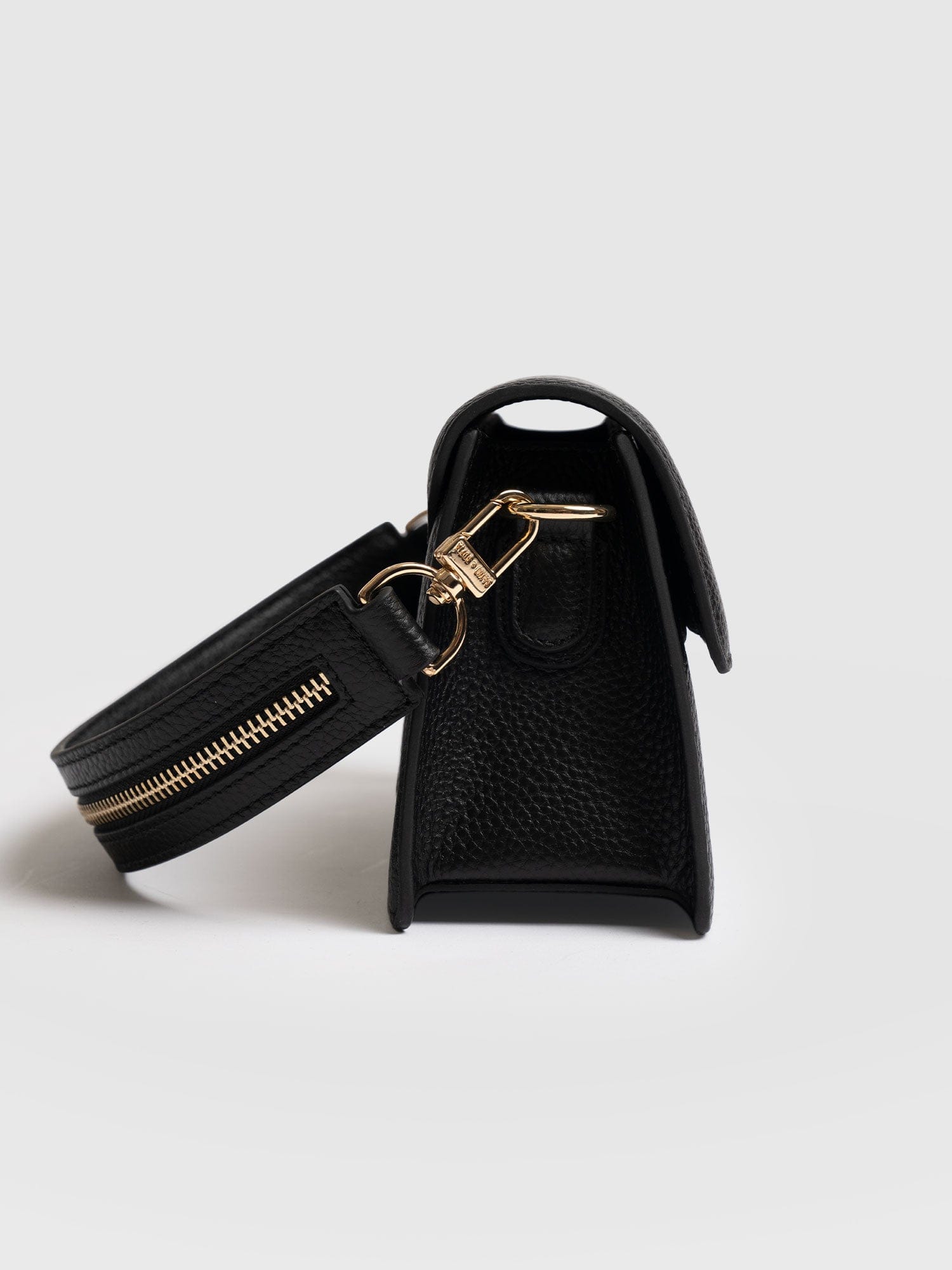 Lennox Half Flap Bag - Black - Women's Handbags | Saint + Sofia® EU