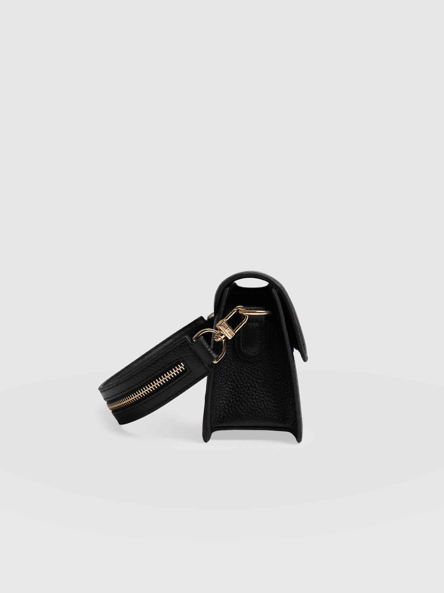 Lennox Half Flap Bag - Black - Women's Handbags | Saint + Sofia® EU