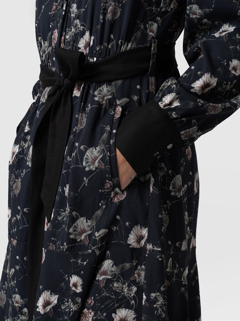 Lori Fit & Flare Dress in Dark Elegance - Women's Dresses | Saint + Sofia® EU