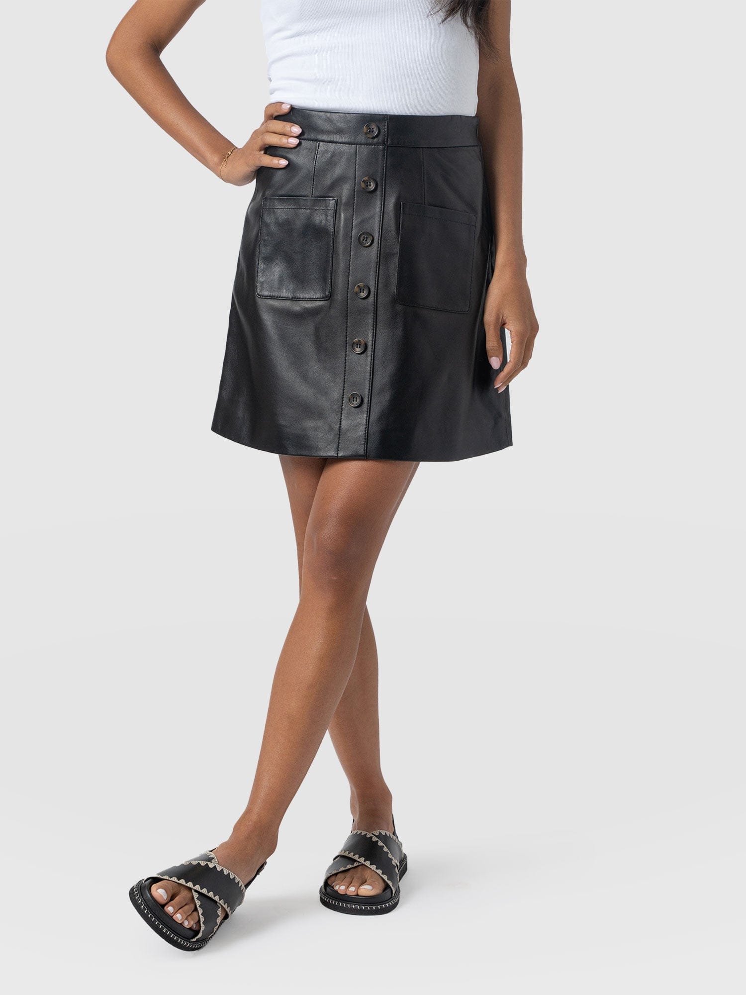 Luther Leather Mini Skirt Black  - Women's Skirts | Saint + Sofia® EU