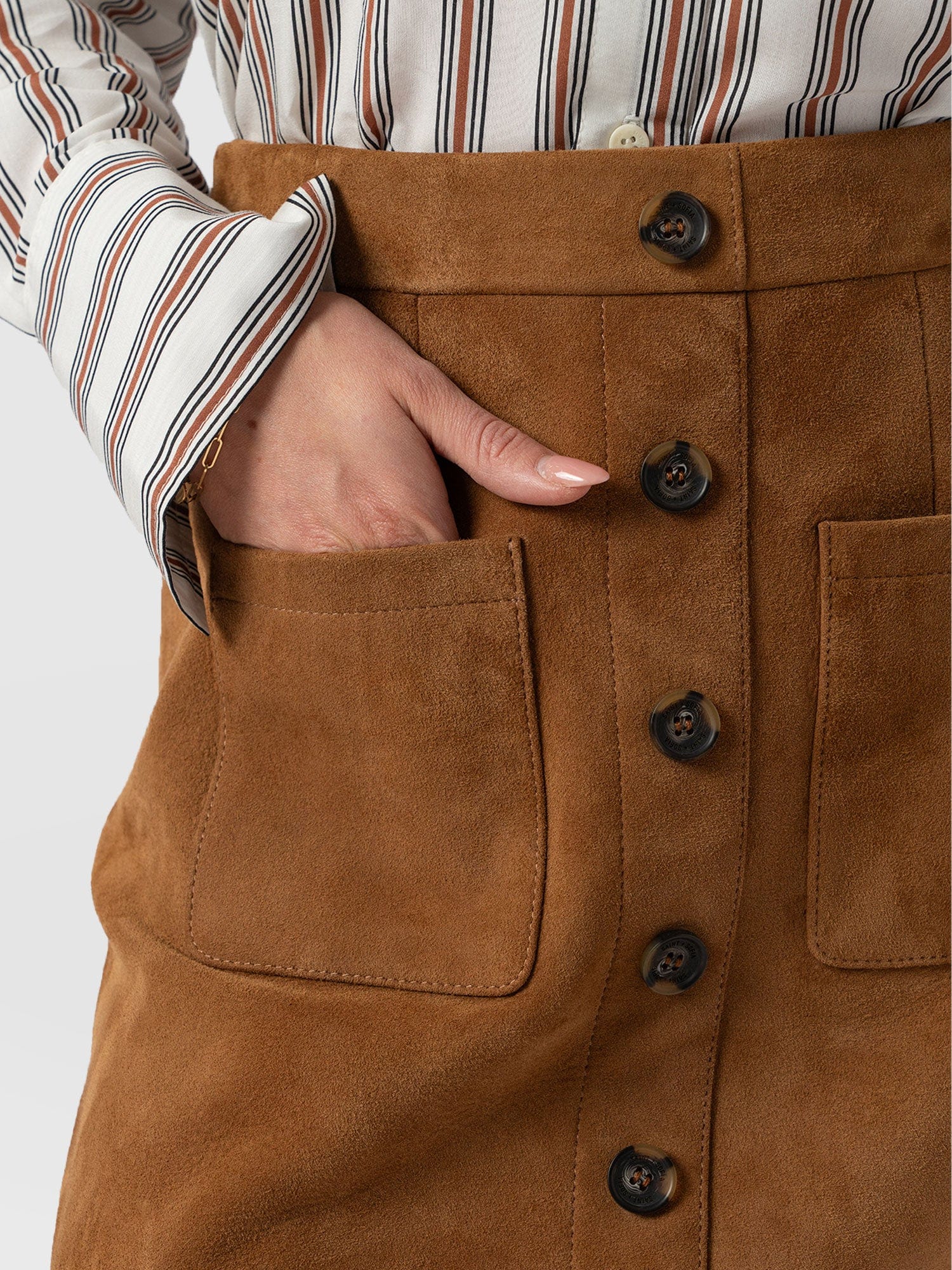 Luther Suede Mini Skirt - Camel  - Women's Skirts | Saint + Sofia® EU