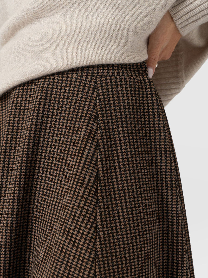 Macie Mini Skirt - Brown Mini Houndstooth - Women's Shorts | Saint + Sofia® EU