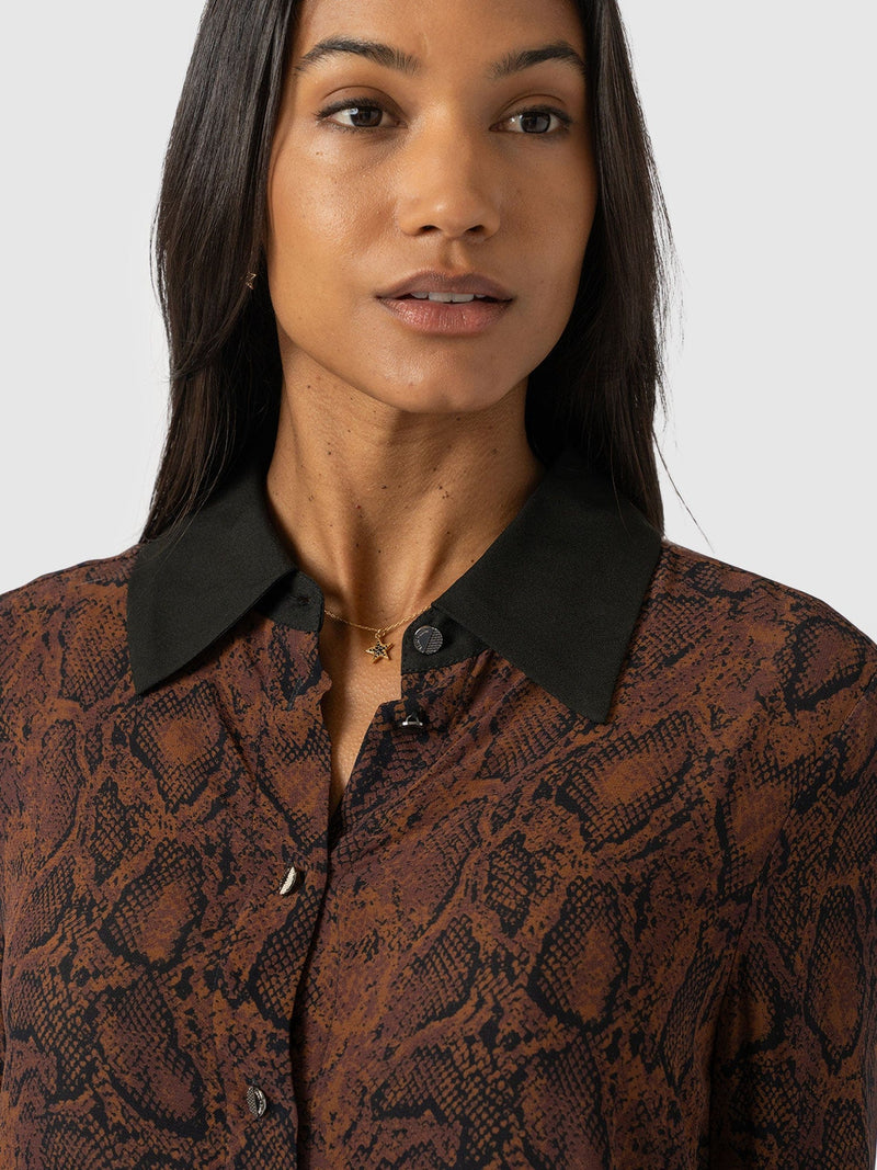 Madison Shirt Brown Snake - Women's Shirts | Saint + Sofia® EU