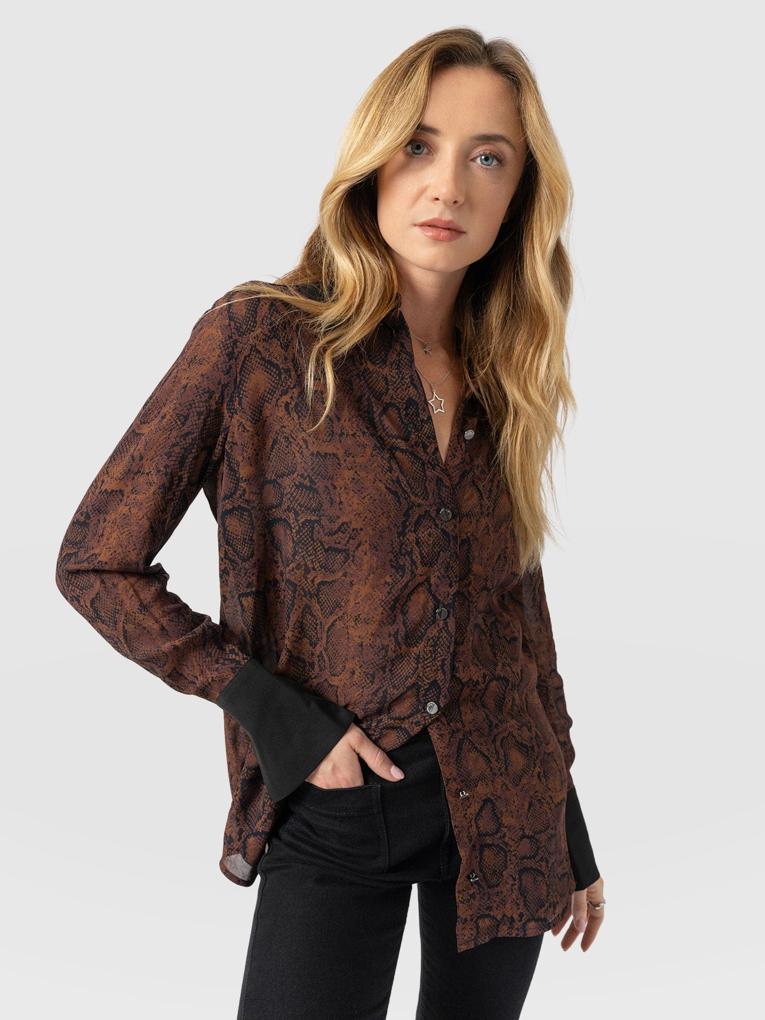 Madison Shirt Brown Snake - Women's Shirts | Saint + Sofia® EU