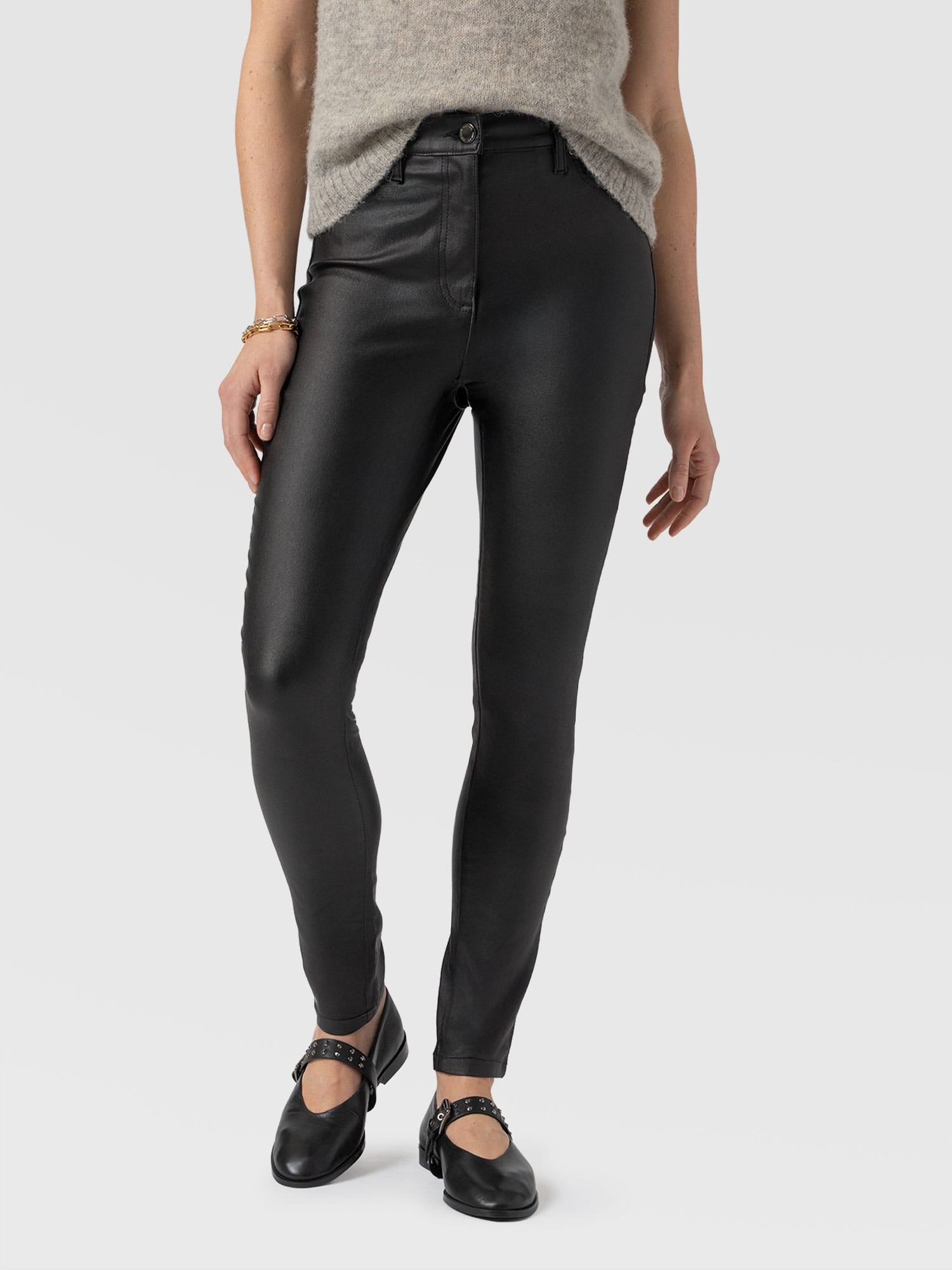 Maeva Skinny Pant Black Coated - Women's Trousers | Saint + Sofia® EU