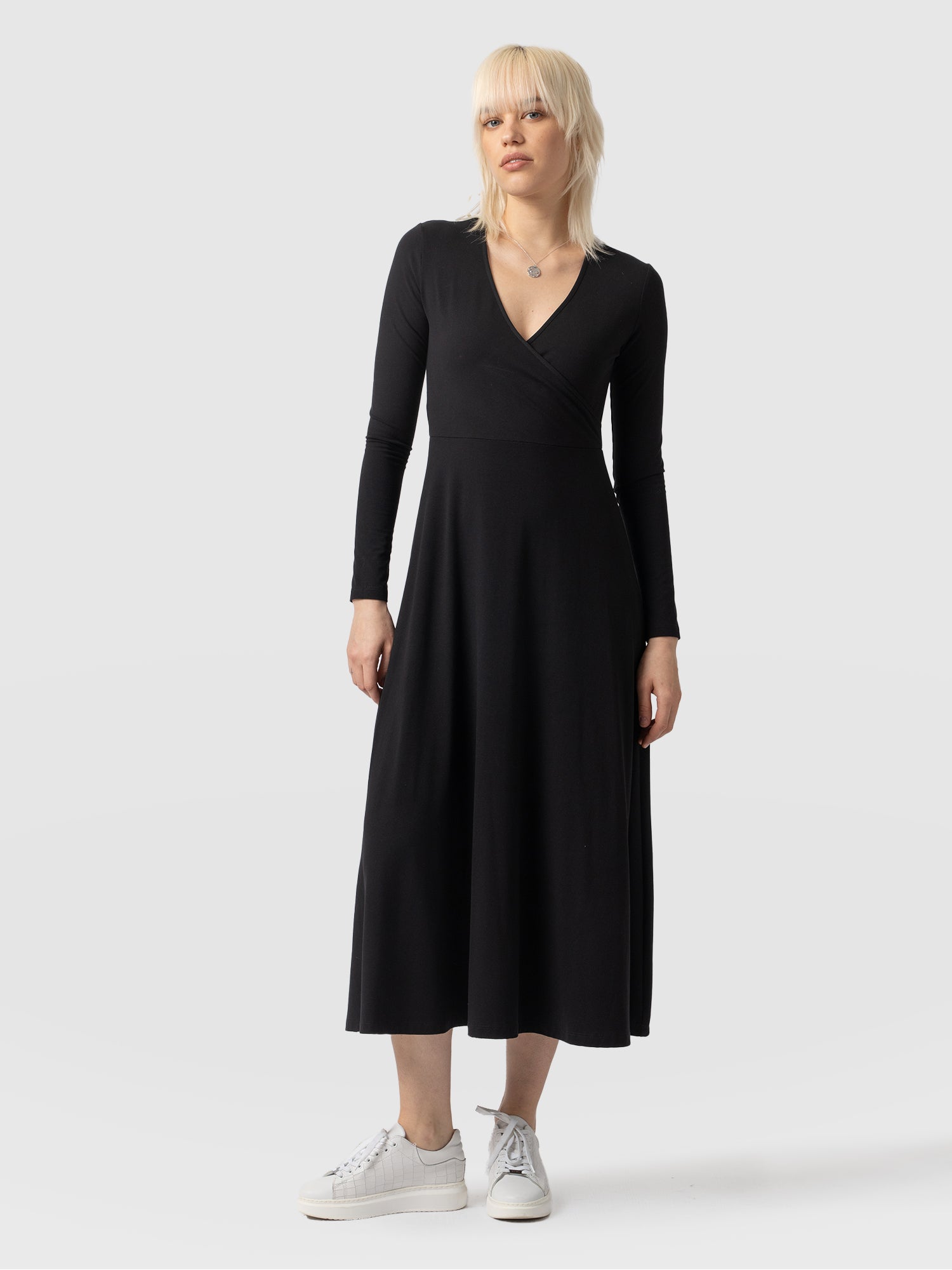 Maggie Wrap Dress Black - Women's Dresses | Saint + Sofia® EU