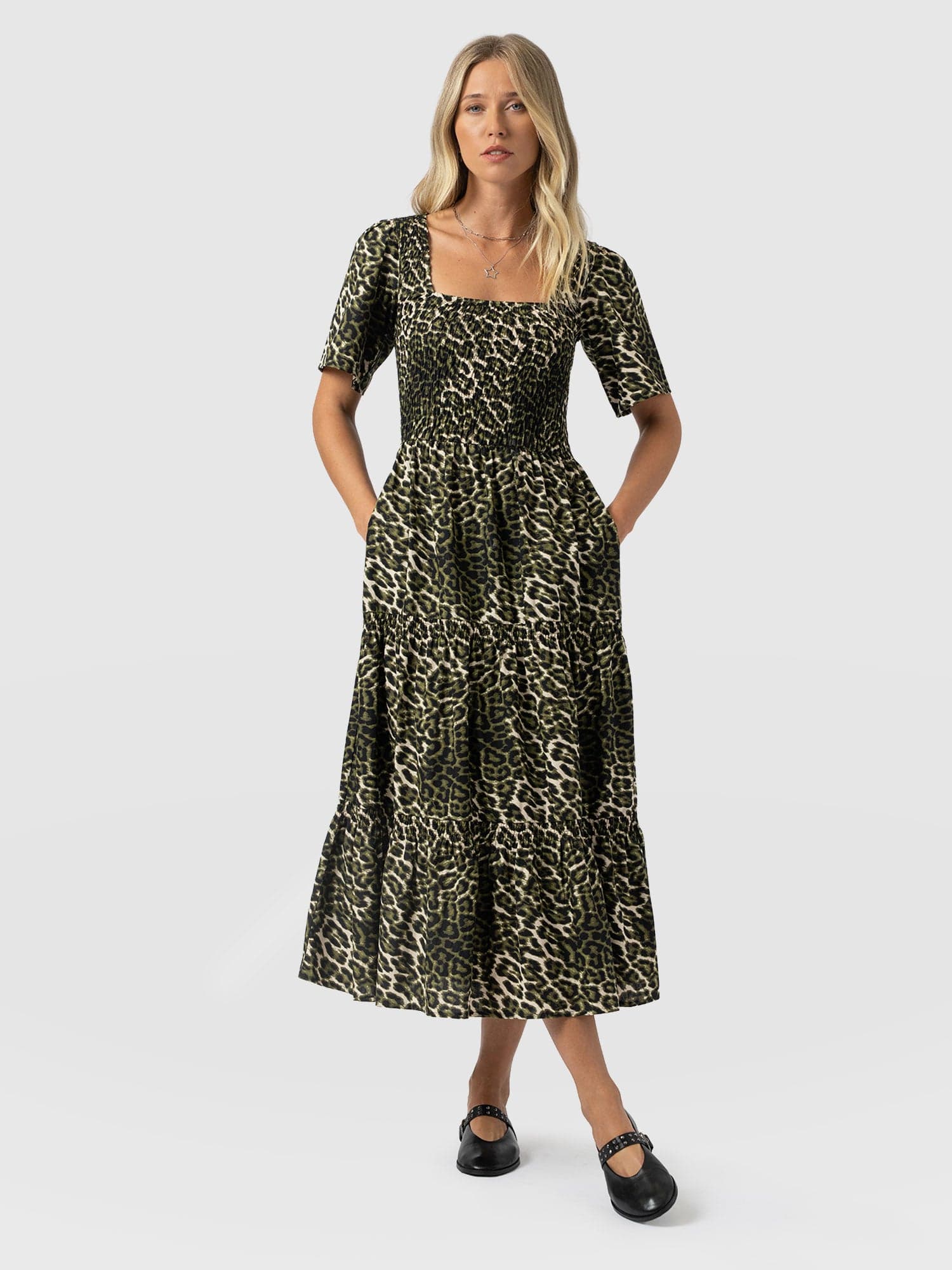 Maya Shirring Short Sleeve Dress - Green Leopard - Women's Dresses | Saint + Sofia® EU