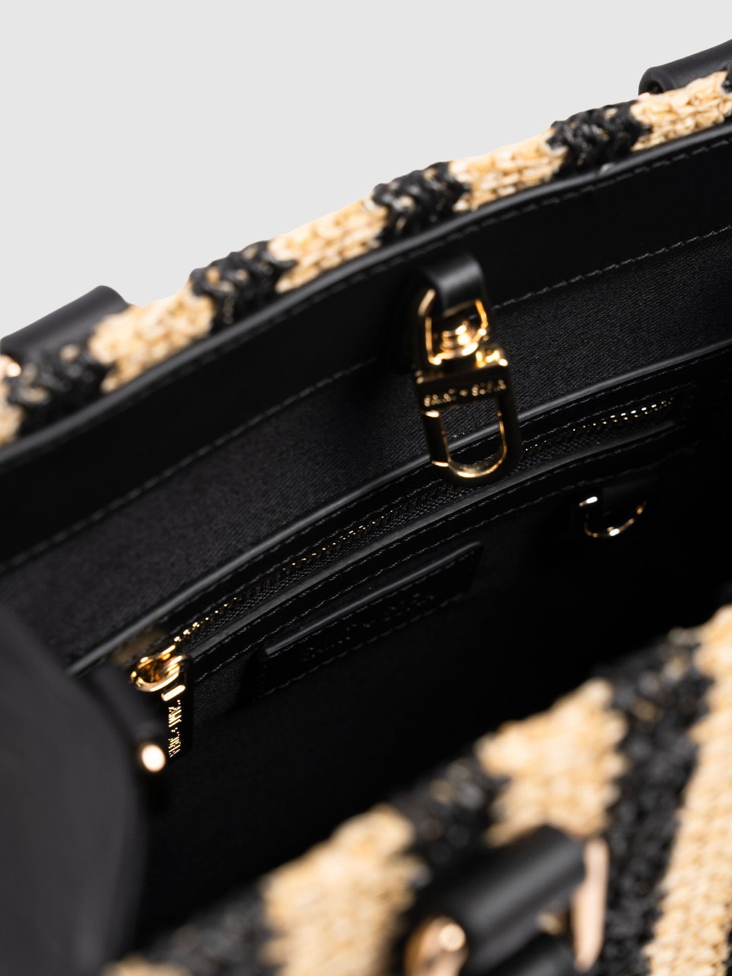 Mia Mini Tote Bag - Black Raffia - Women's Handbags | Saint + Sofia® EU