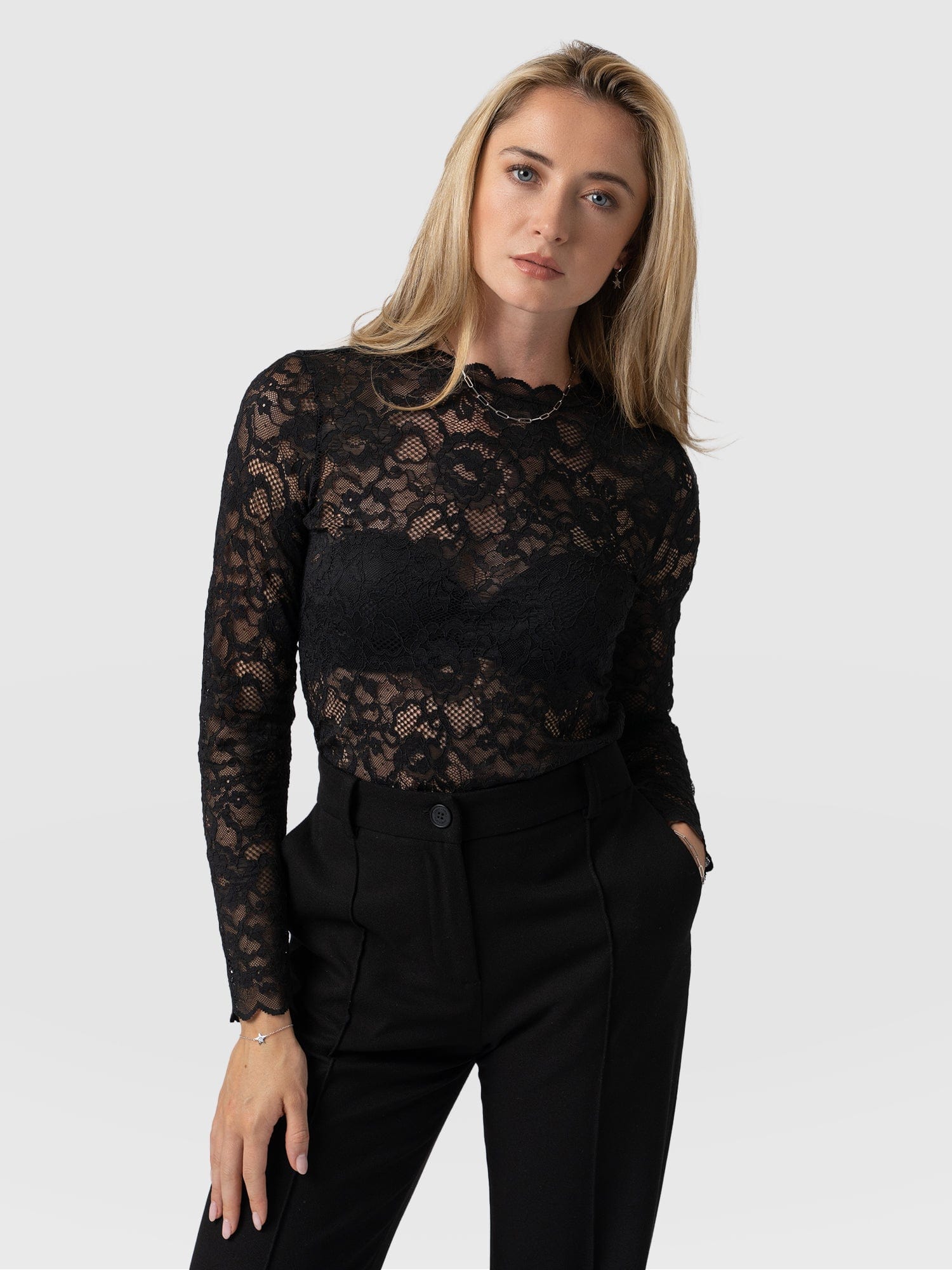 Miranda Lace Tee Black - Women's T-Shirts |  Saint and Sofia® EU