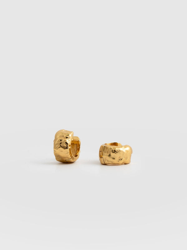 Molten Huggie Earrings Gold - Women's Jewellery | Saint + Sofia® EU