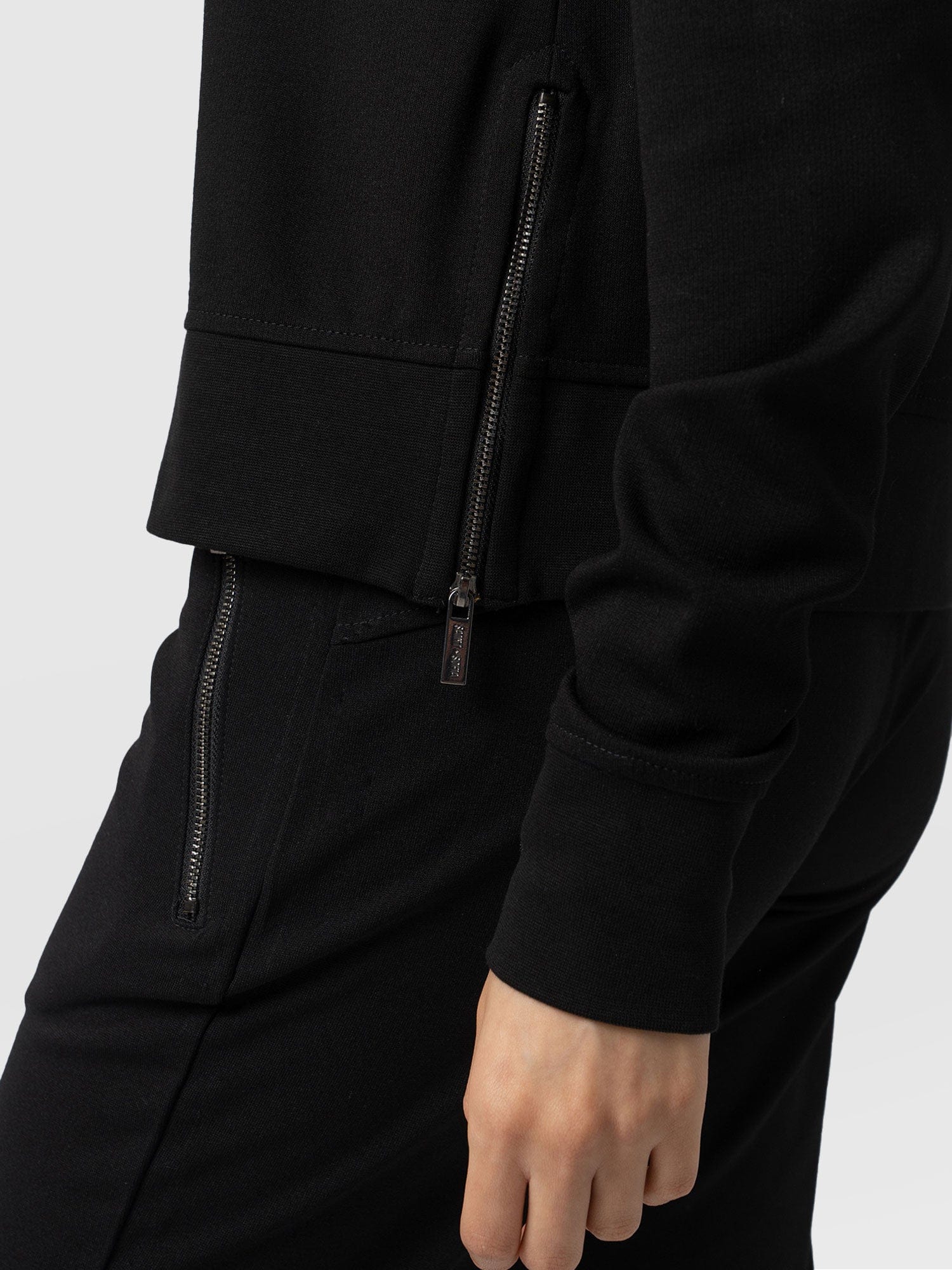 Morgan Zip Sweater Black & Beige - Women's Sweaters | Saint + Sofia® EU