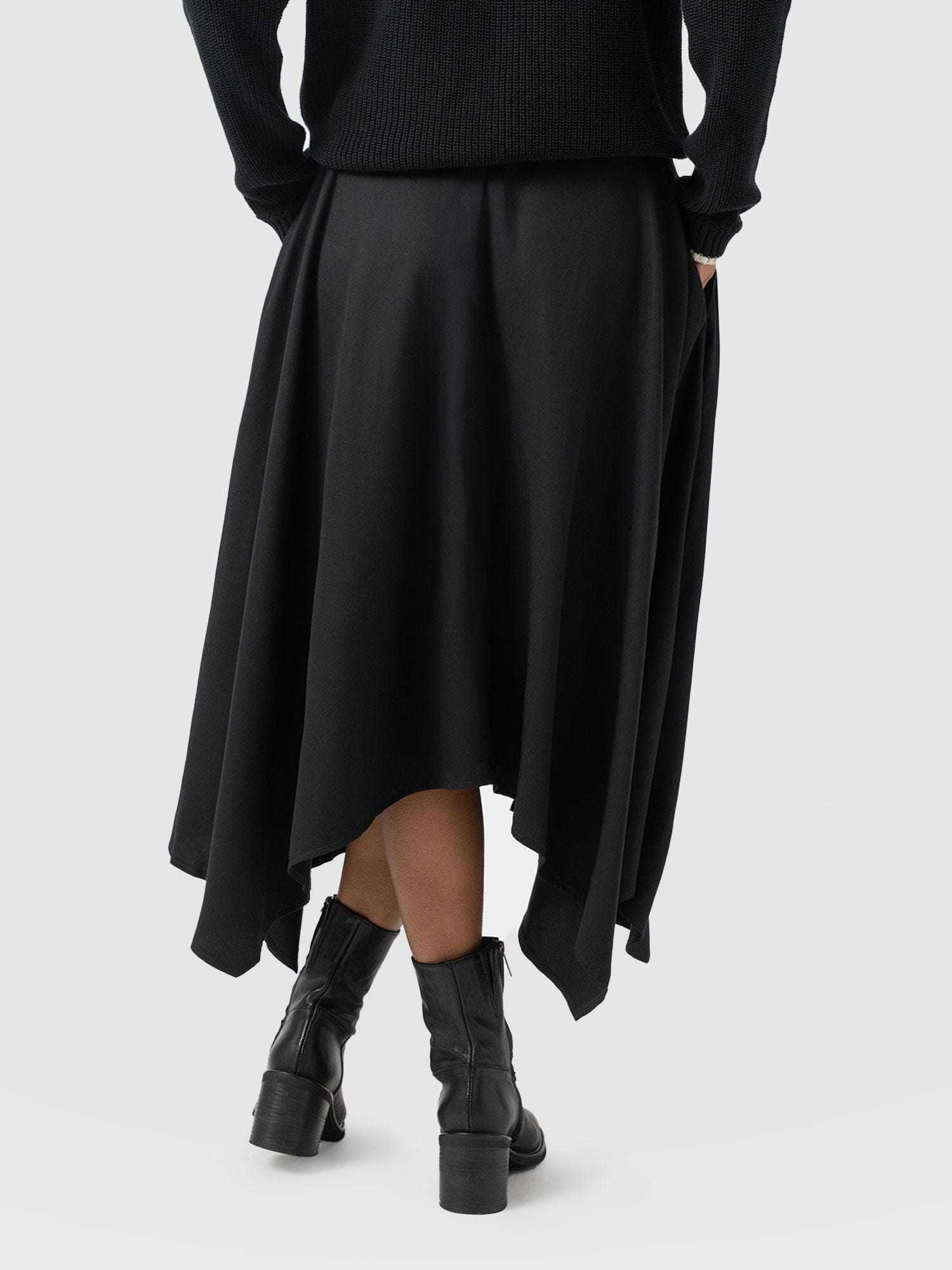 Noho Skirt Black - Women's Skirts | Saint + Sofia® EU