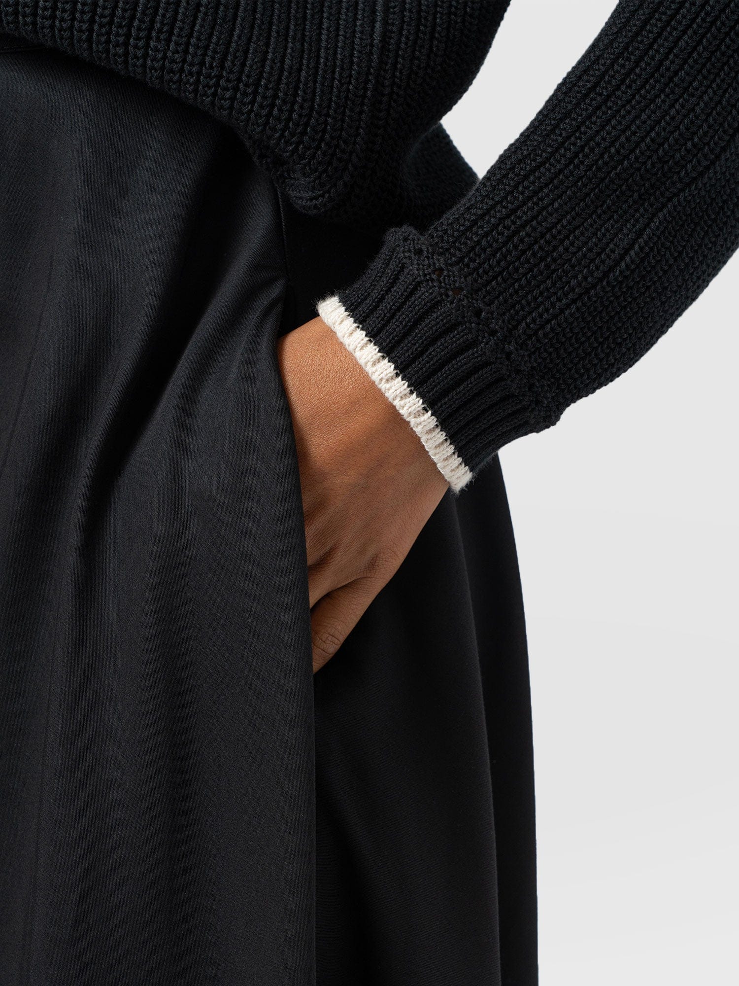 Noho Skirt Black - Women's Skirts | Saint + Sofia® EU