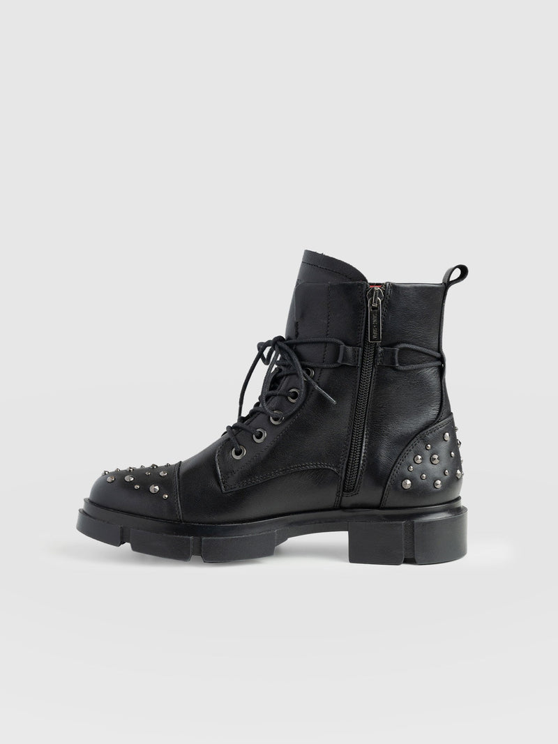 Noho Studded Boot Black - Women's Leather Boots | Saint + Sofia® EU