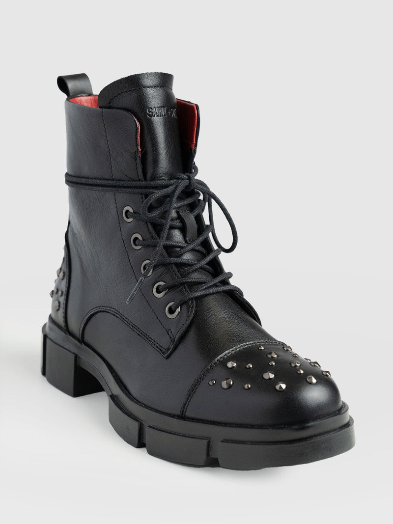 Noho Studded Boot Black - Women's Leather Boots | Saint + Sofia® EU