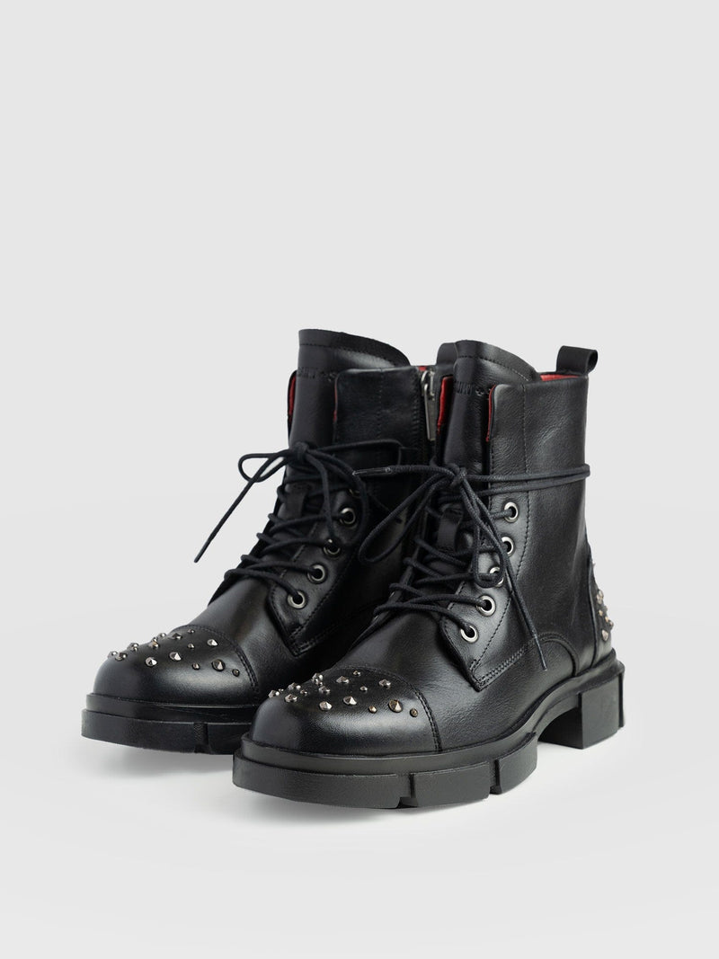 Noho Studded Boot Black - Women's Leather Boots | Saint + Sofia® EU