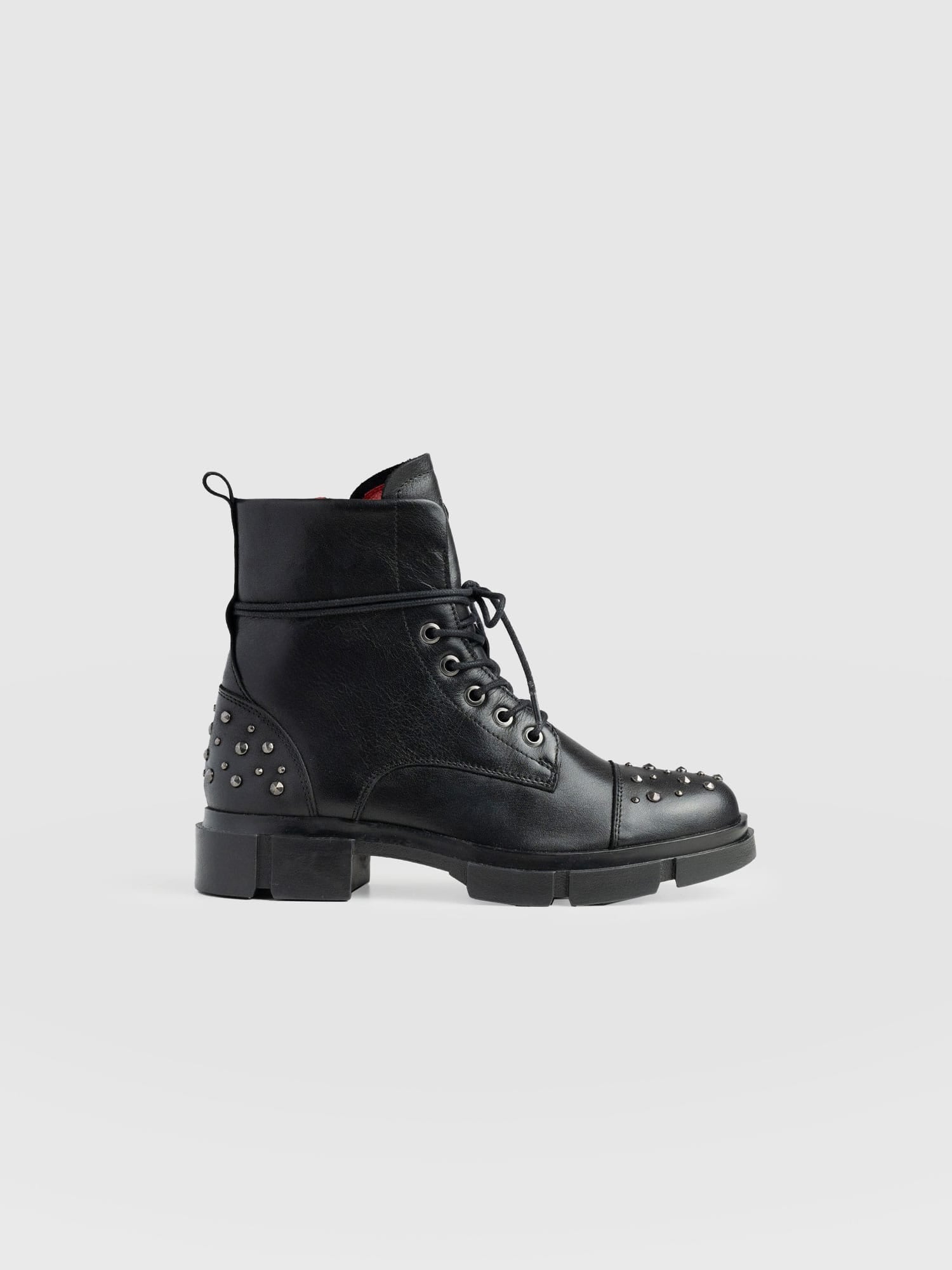 Noho Studded Boot Black - Women's Leather Boots | Saint + Sofia® EU