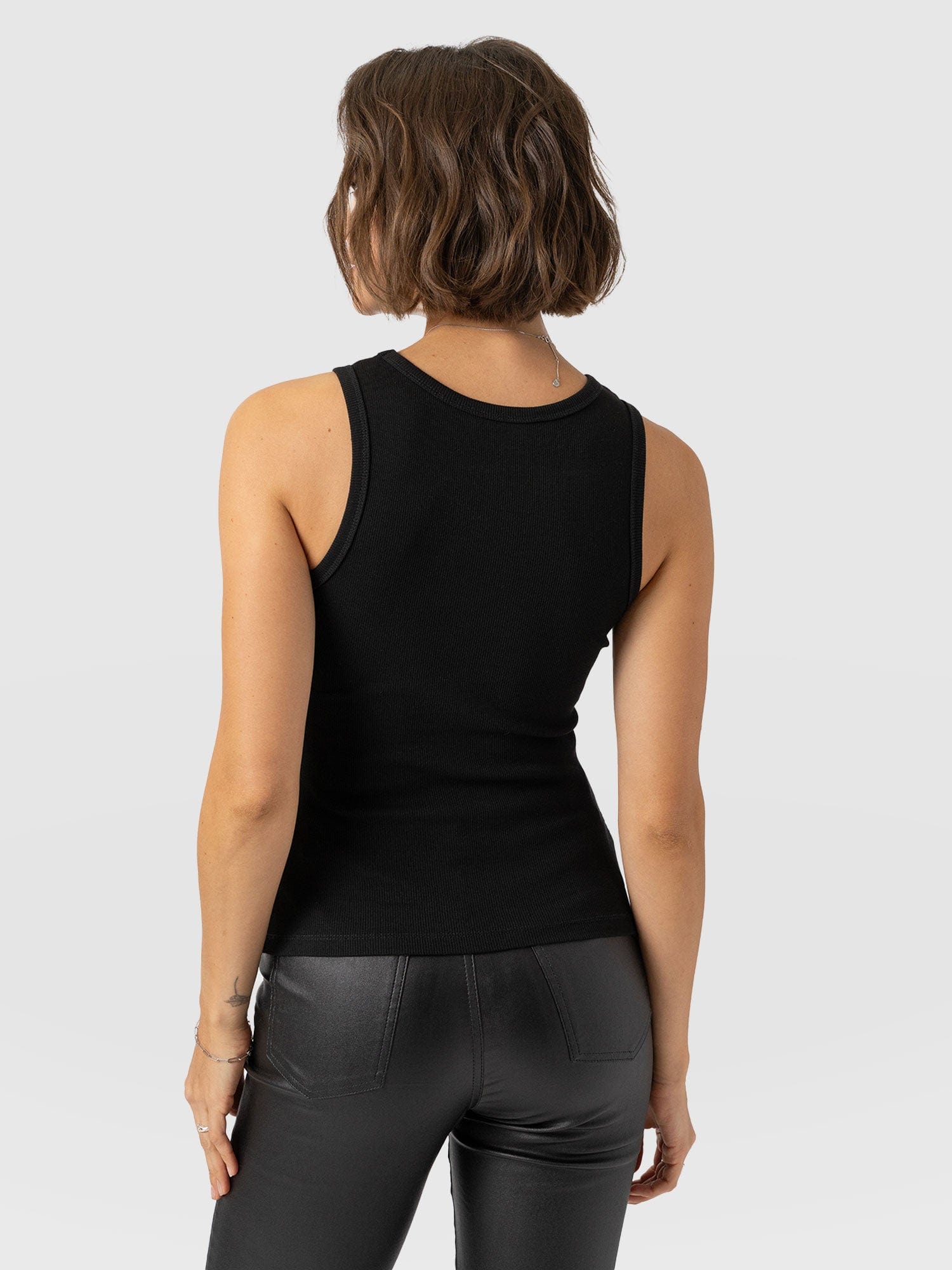 Nova Racer Vest - Black - Women's Vests | Saint + Sofia® EU
