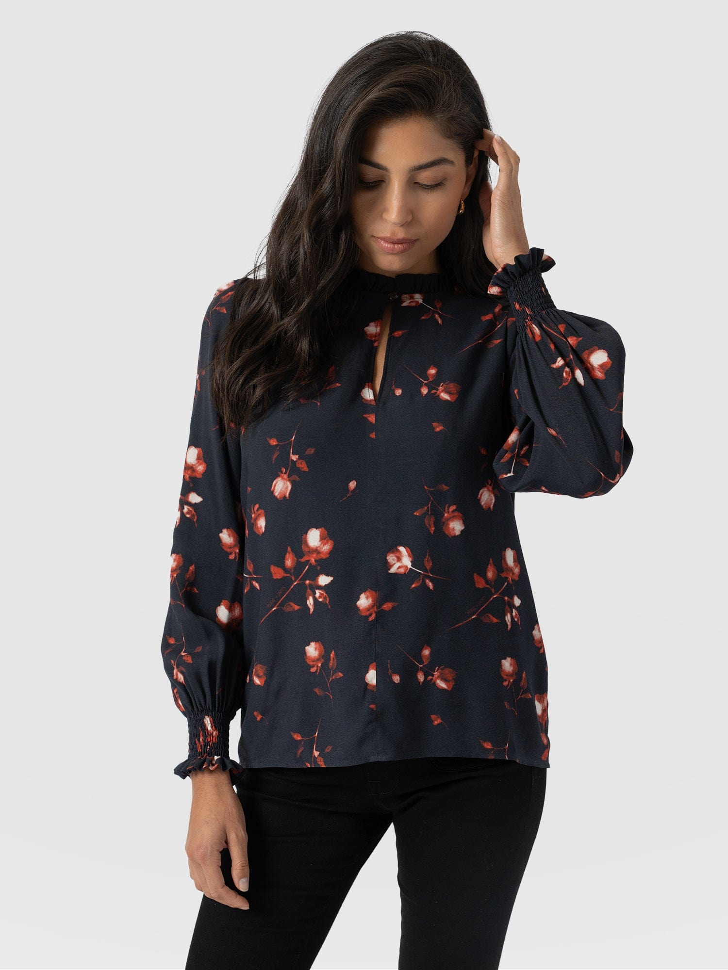 Olivia Blouse Dark Roses - Women's Blouses | Saint + Sofia® EU