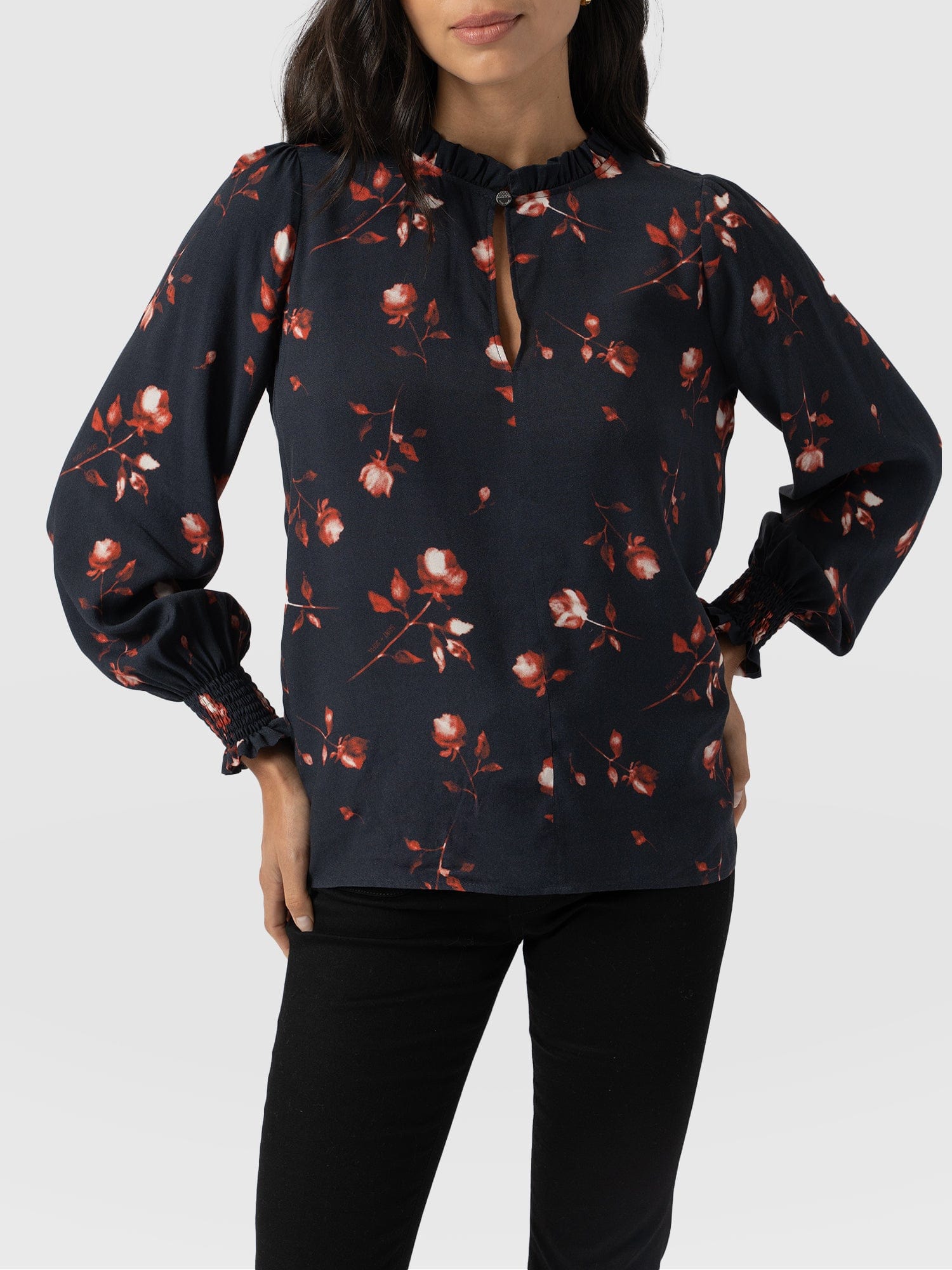Olivia Blouse Dark Roses - Women's Blouses | Saint + Sofia® EU
