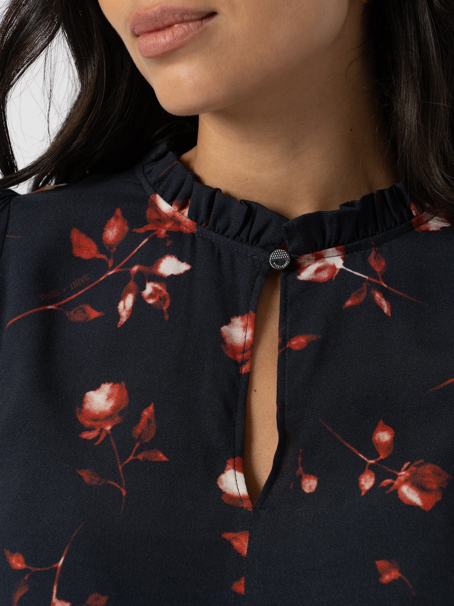 Olivia Blouse Dark Roses - Women's Blouses | Saint + Sofia® EU
