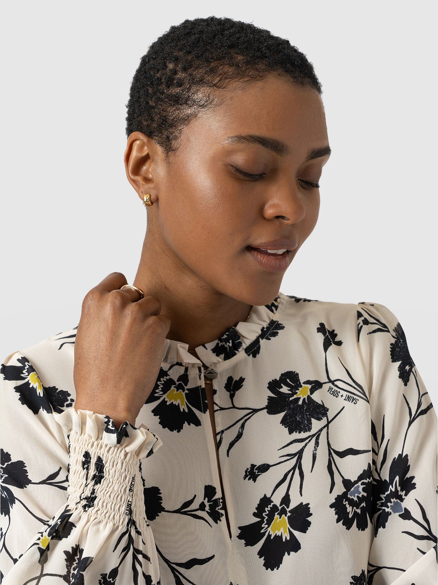 Olivia Blouse - White Spring Floral - Women's Blouses | Saint + Sofia® EU