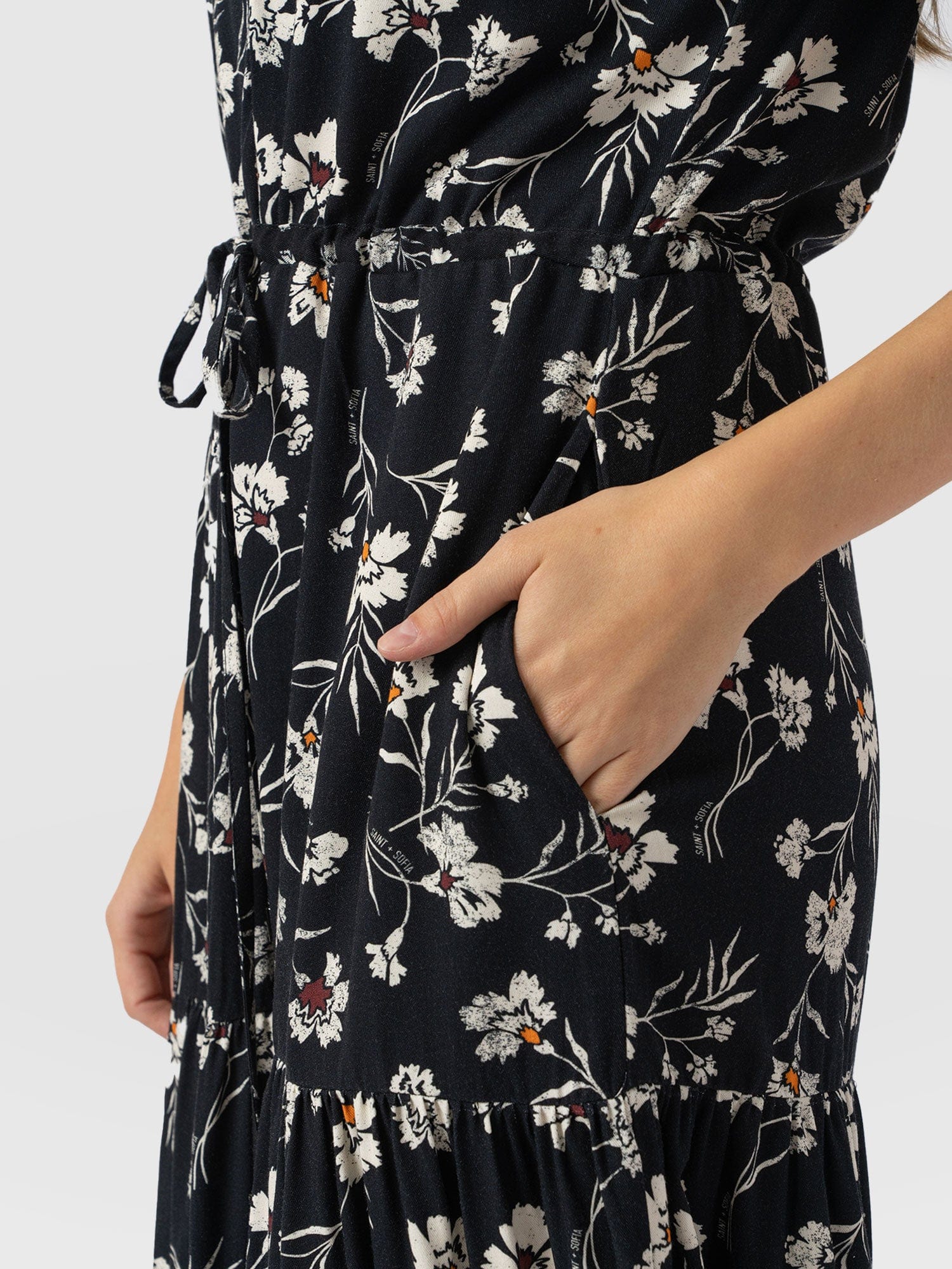 Olivia Zip Up Short Sleeve Dress - Black Spring Floral - Women's Dresss | Saint + Sofia® EU