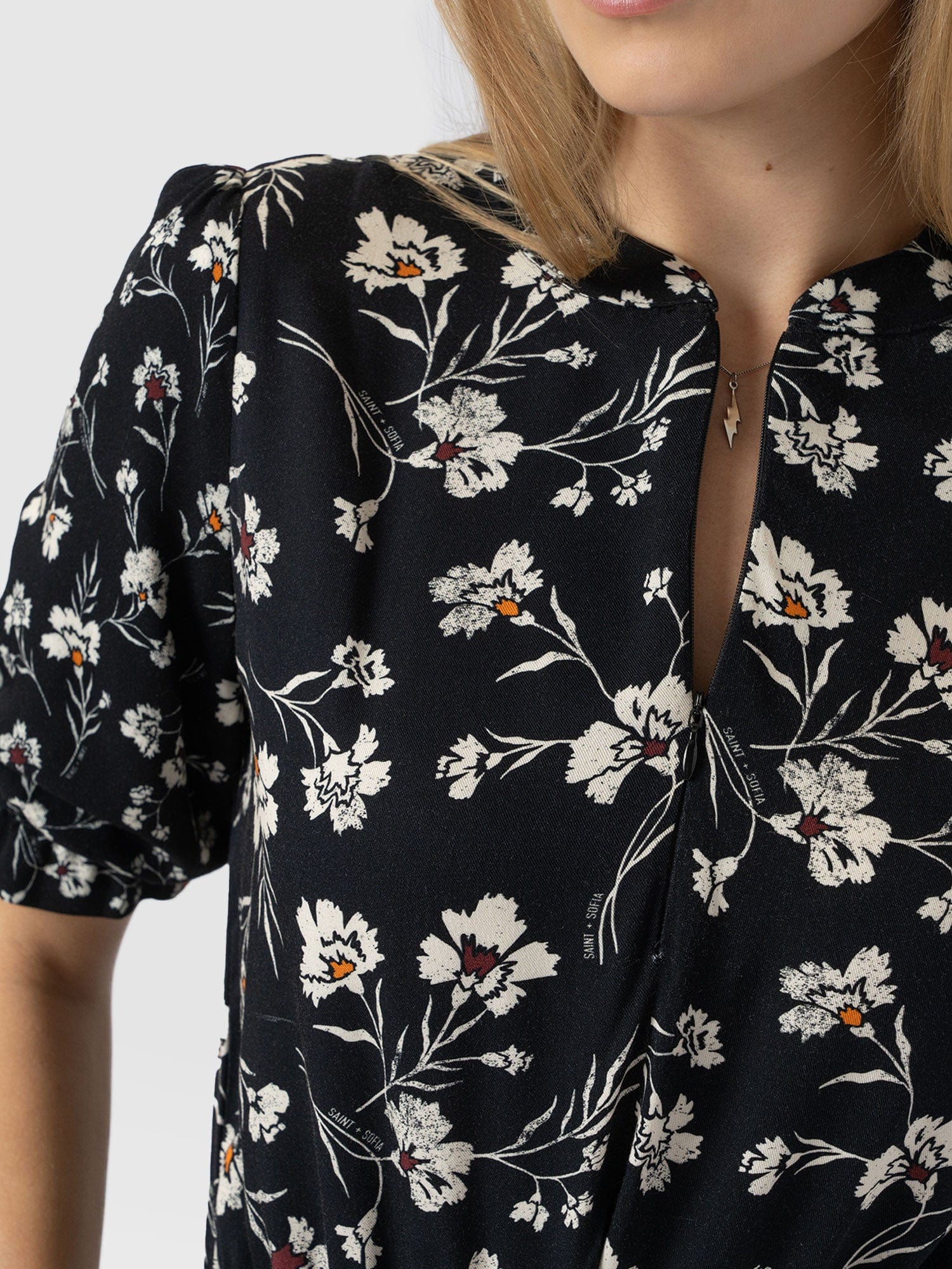 Olivia Zip Up Short Sleeve Dress - Black Spring Floral - Women's Dresss | Saint + Sofia® EU