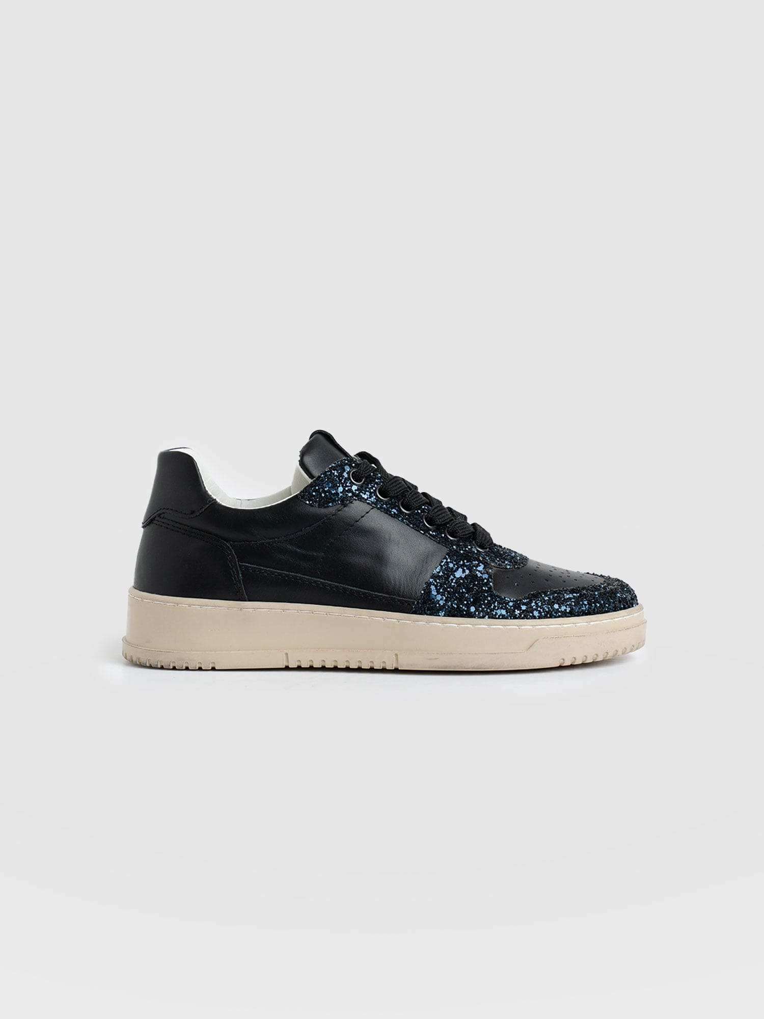 Onyx Trainer - Black/Navy - Women's Shoes | Saint + Sofia? EU