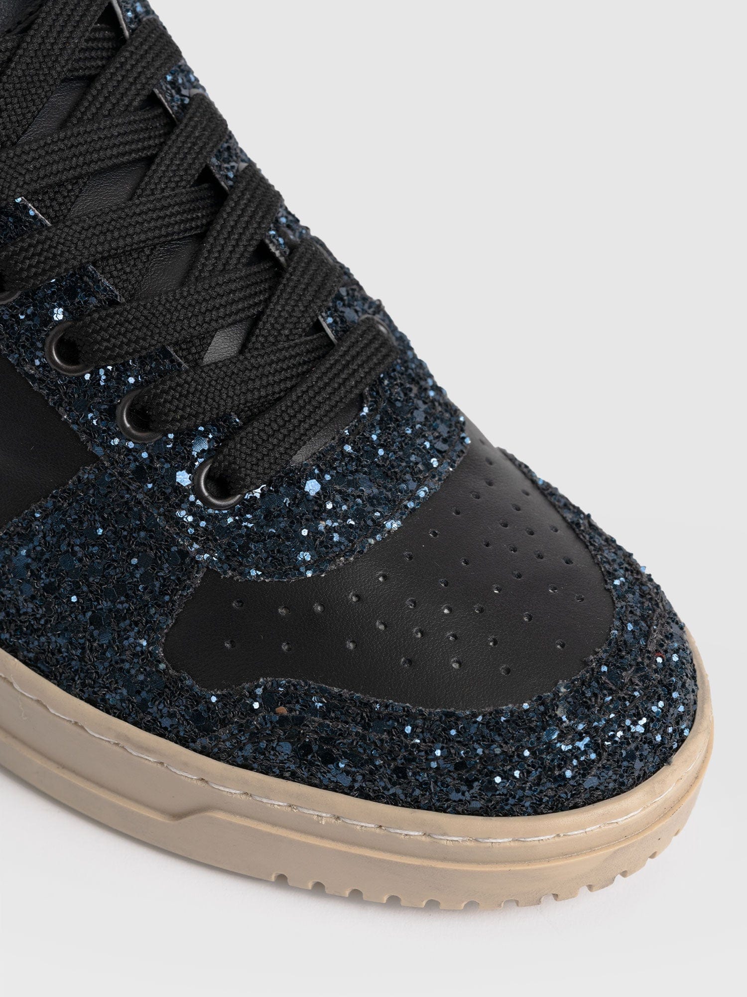 Onyx Trainer - Black/Navy - Women's Shoes | Saint + Sofia? EU