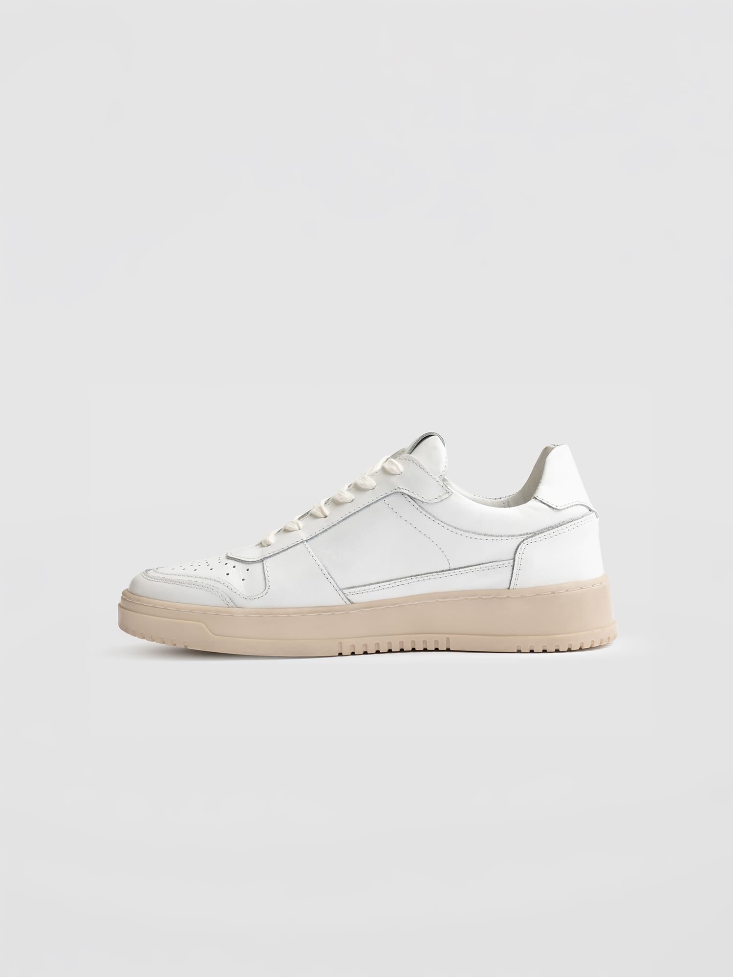 Onyx Trainer - White - Women's Shoes | Saint and Sofia® EU