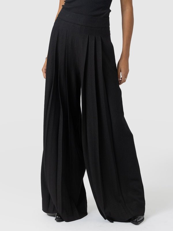 Oriya Pleated Wide Leg Pant - Black - Women's Trousers | Saint + Sofia® EU
