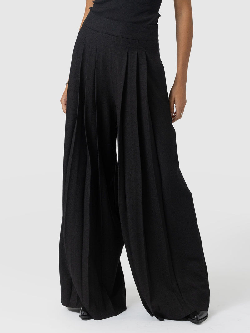 Oriya Pleated Wide Leg Pant - Black - Women's Trousers | Saint + Sofia® EU